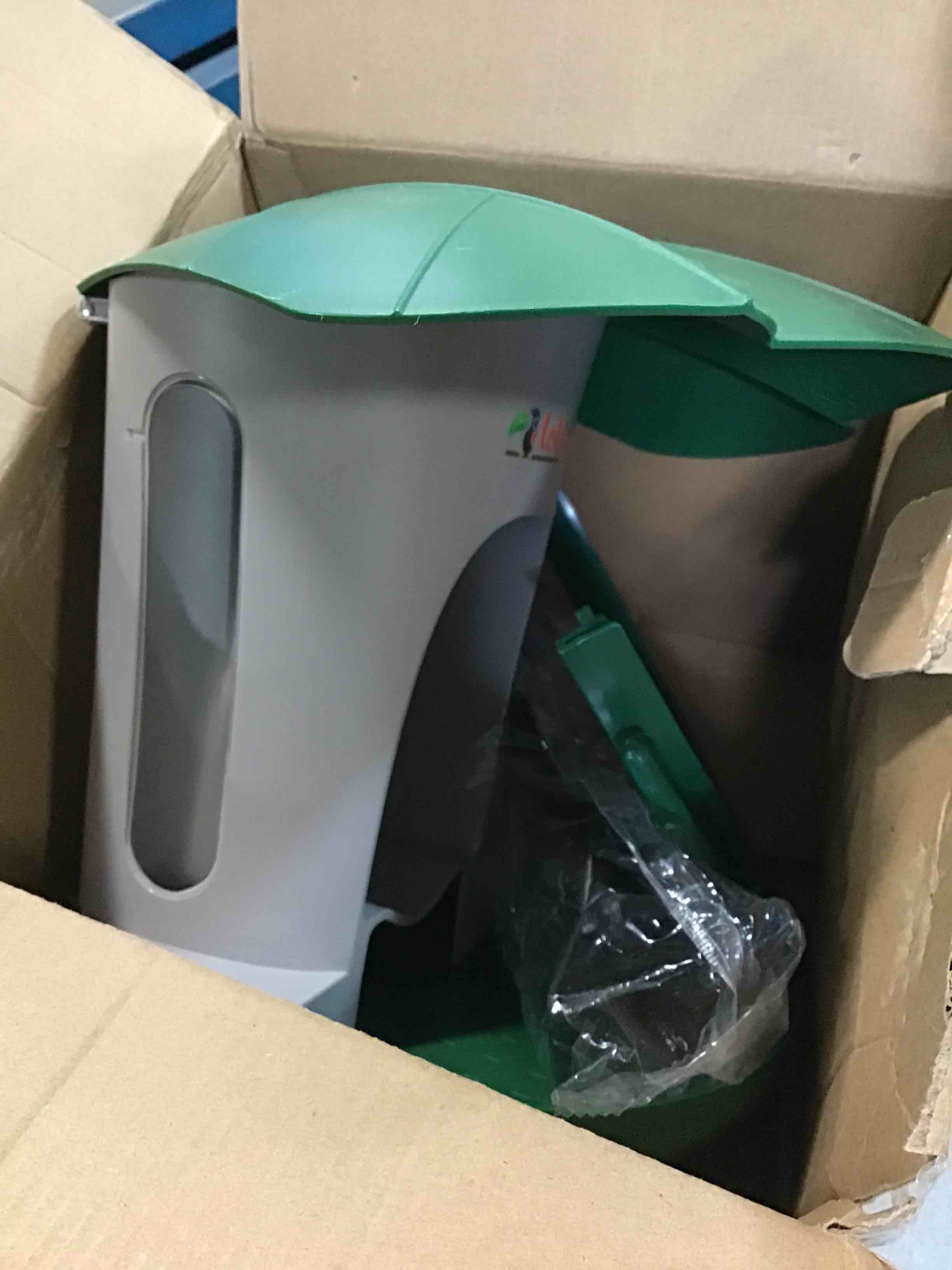 https://s3.amazonaws.com/lotting-images-prod/bidfta/BLU6414189_1719590412390.jpeg