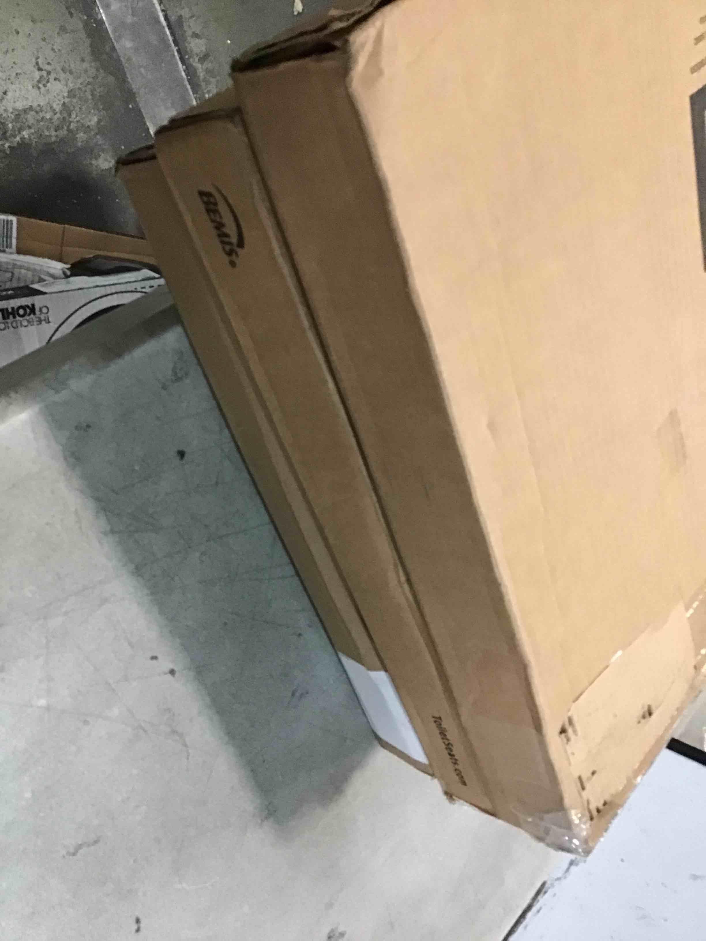https://s3.amazonaws.com/lotting-images-prod/bidfta/BLU6414252_1719599502331.jpeg