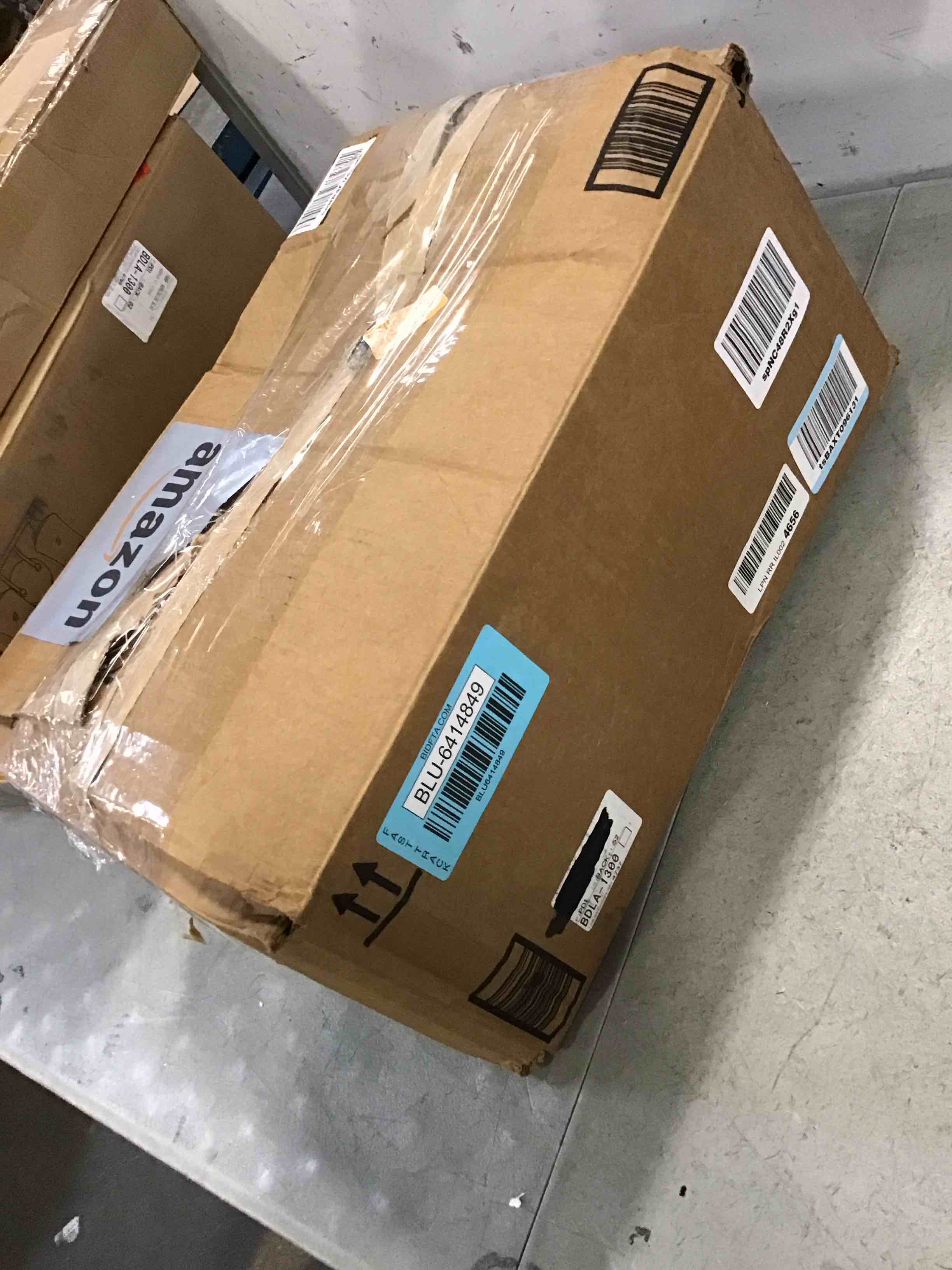 https://s3.amazonaws.com/lotting-images-prod/bidfta/BLU6414849_1719325276550.jpeg