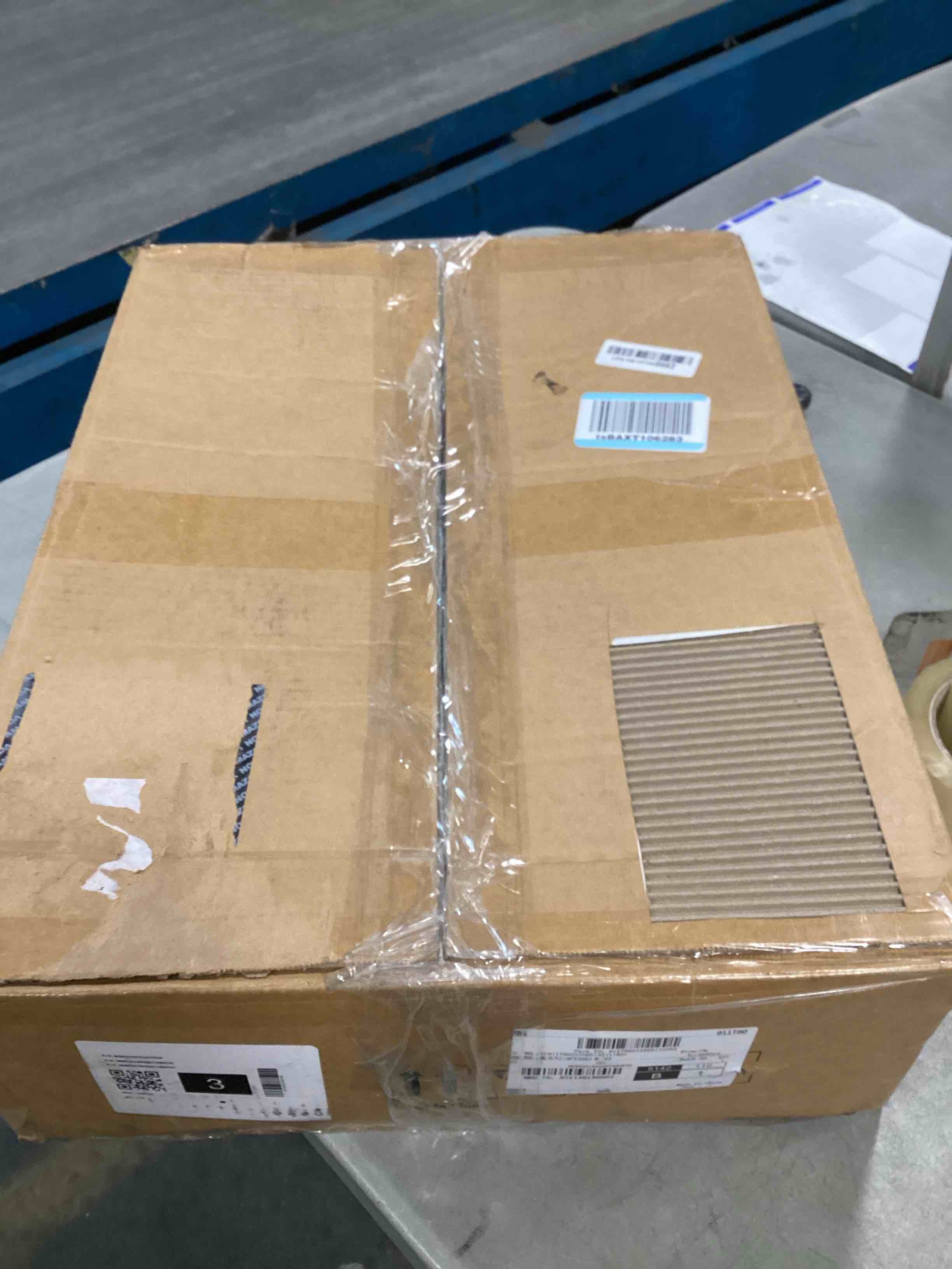 https://s3.amazonaws.com/lotting-images-prod/bidfta/BLU6415039_1719359717582.jpeg