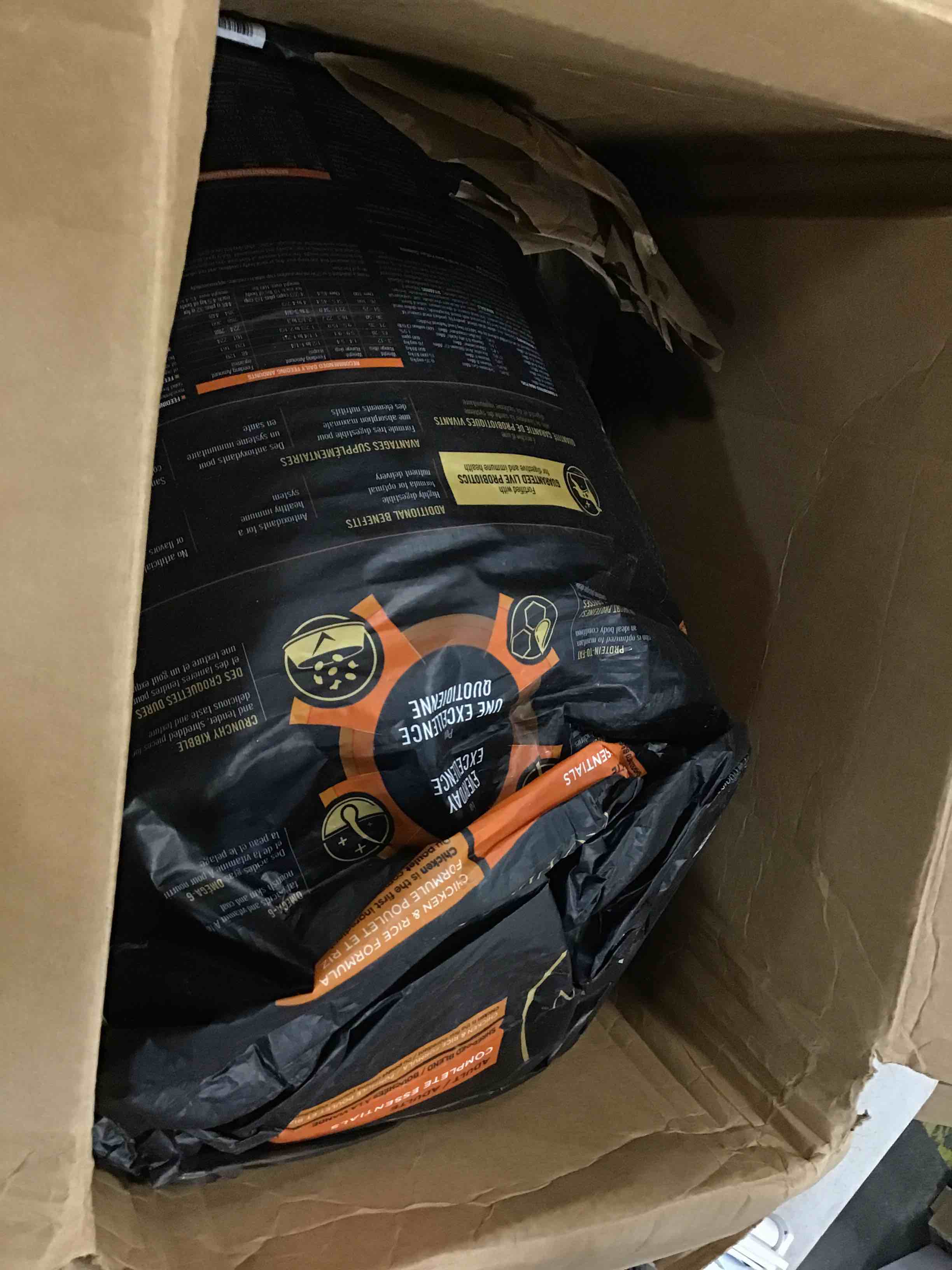 https://s3.amazonaws.com/lotting-images-prod/bidfta/BLU6415389_1719430404877.jpeg