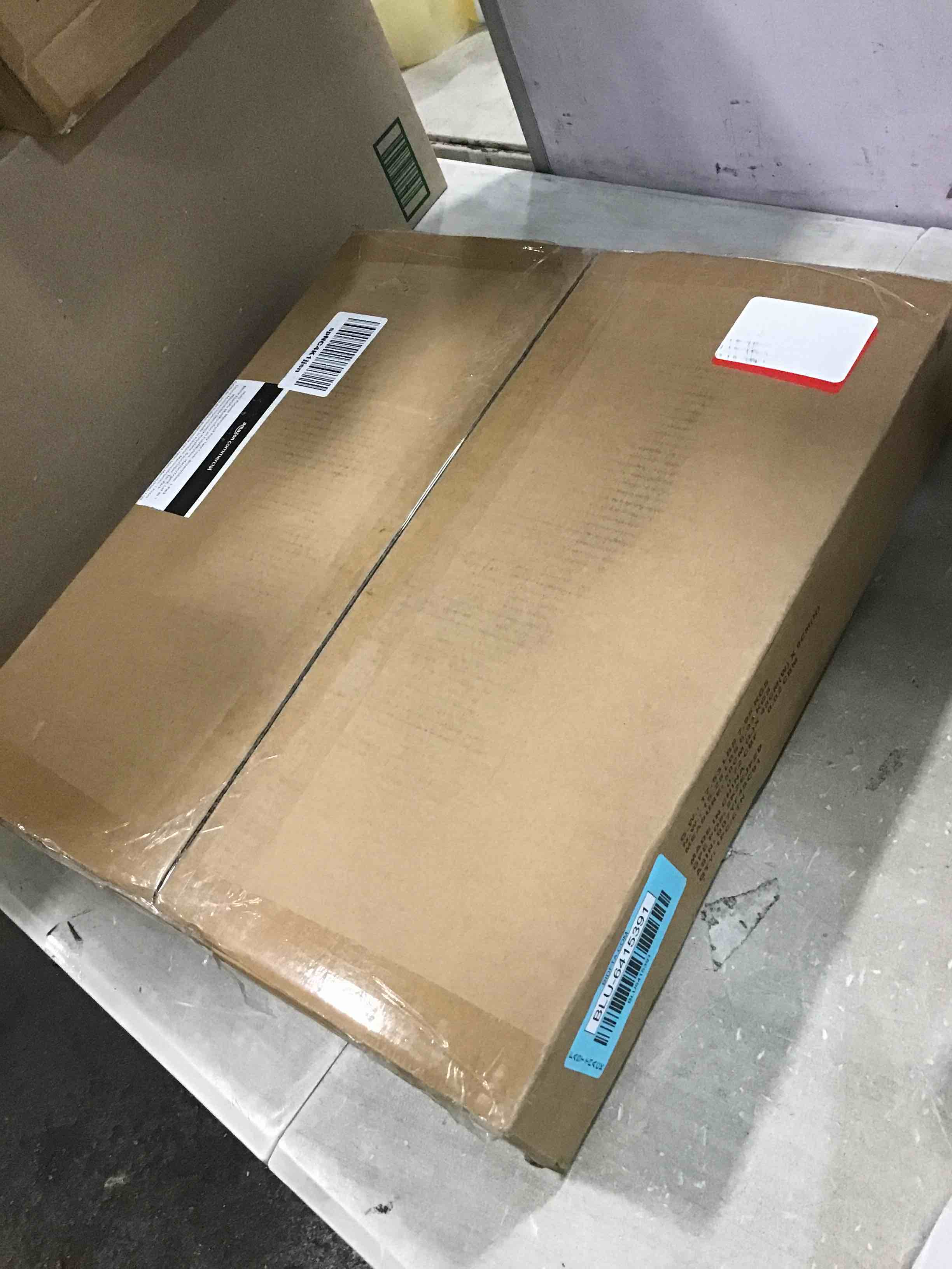 https://s3.amazonaws.com/lotting-images-prod/bidfta/BLU6415391_1719430704577.jpeg