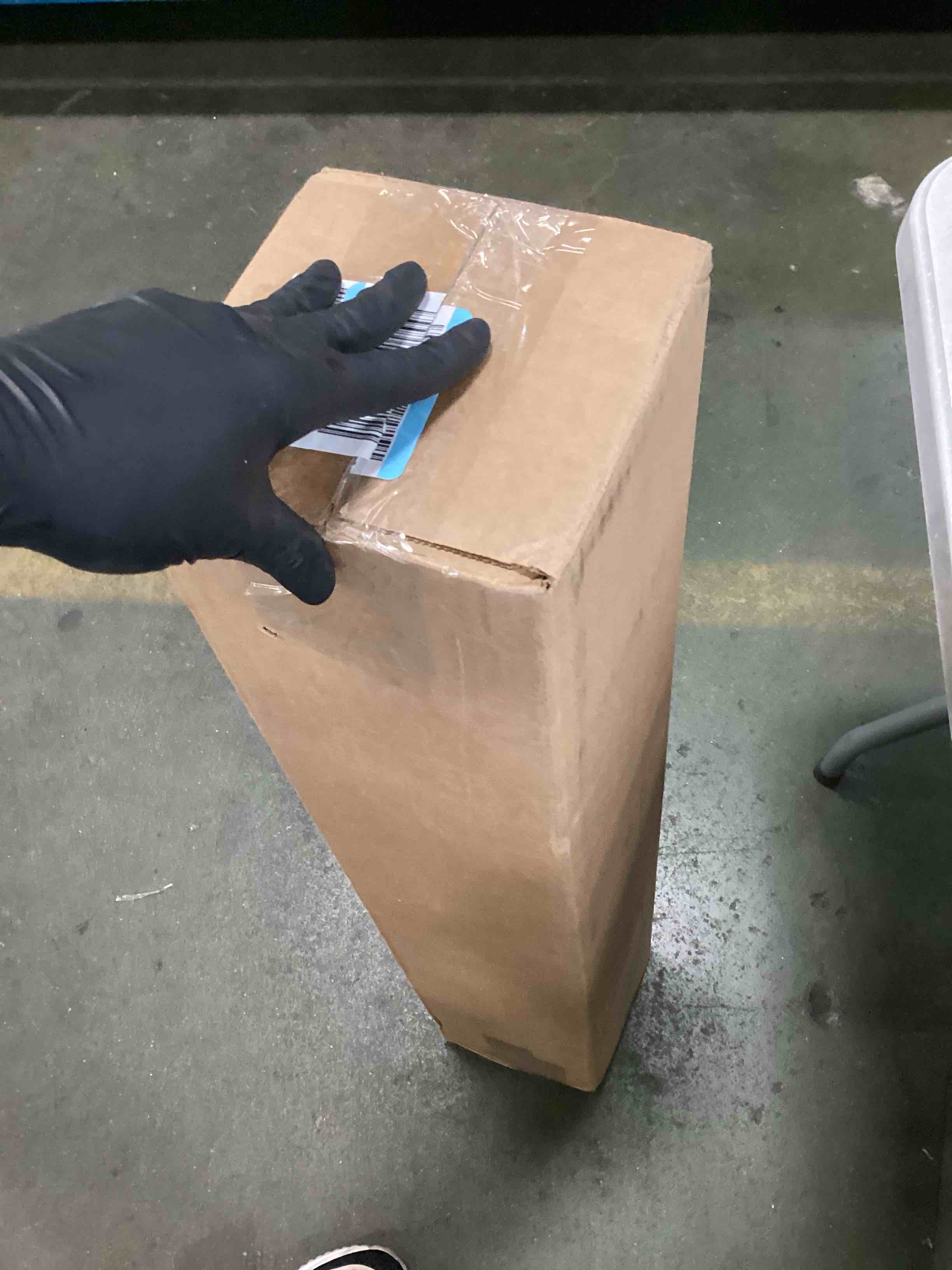 https://s3.amazonaws.com/lotting-images-prod/bidfta/BLU6415570_1720008134488.jpeg