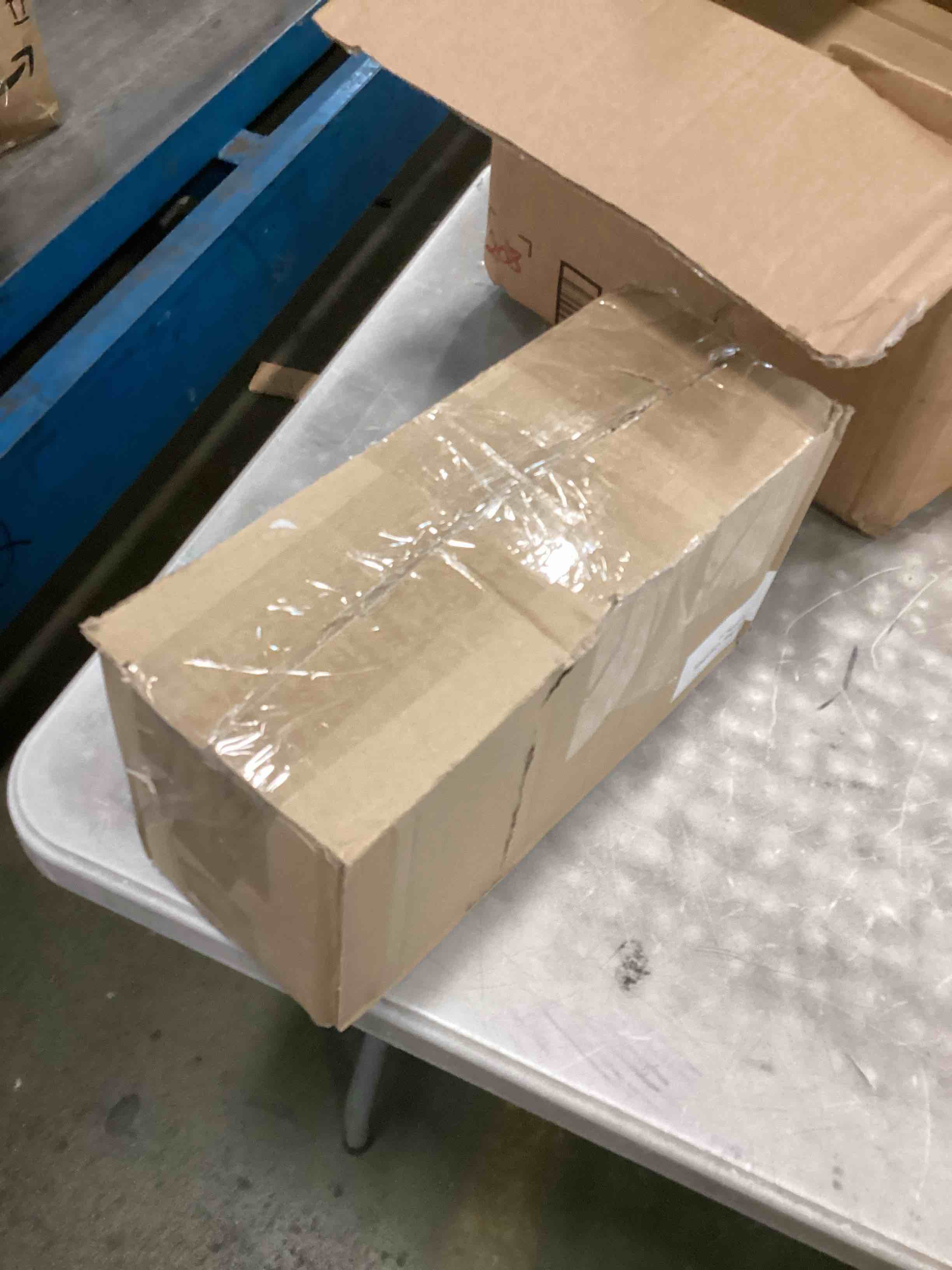 https://s3.amazonaws.com/lotting-images-prod/bidfta/BLU6415728_1720028787015.jpeg