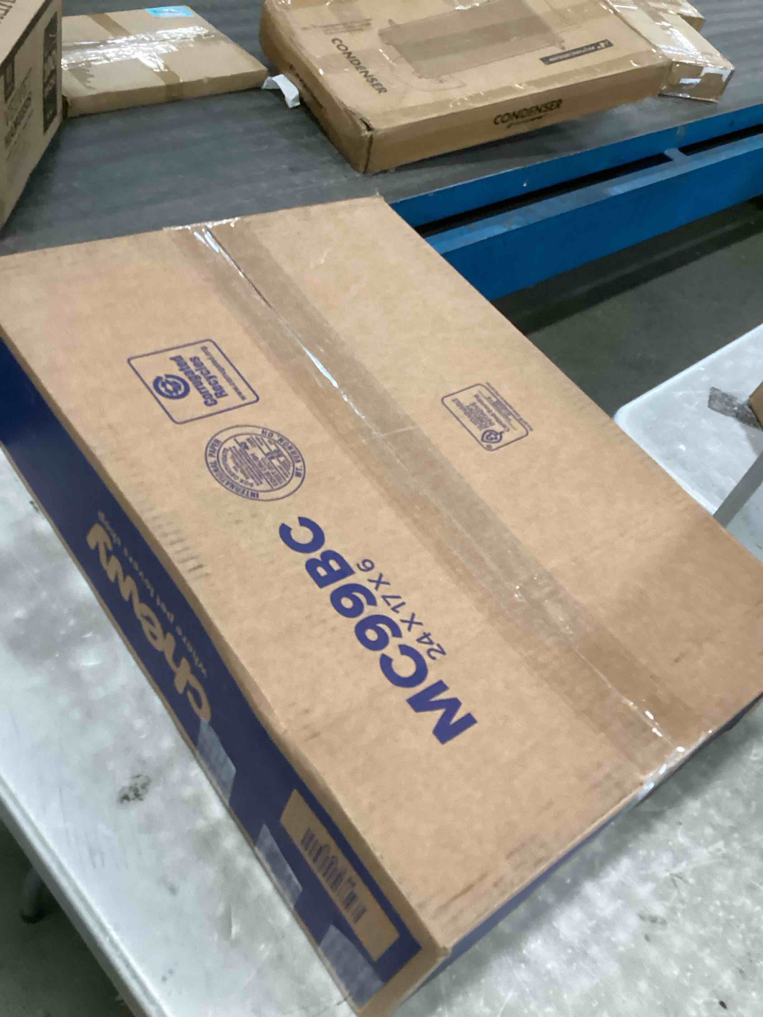 https://s3.amazonaws.com/lotting-images-prod/bidfta/BLU6415757_1720031374357.jpeg