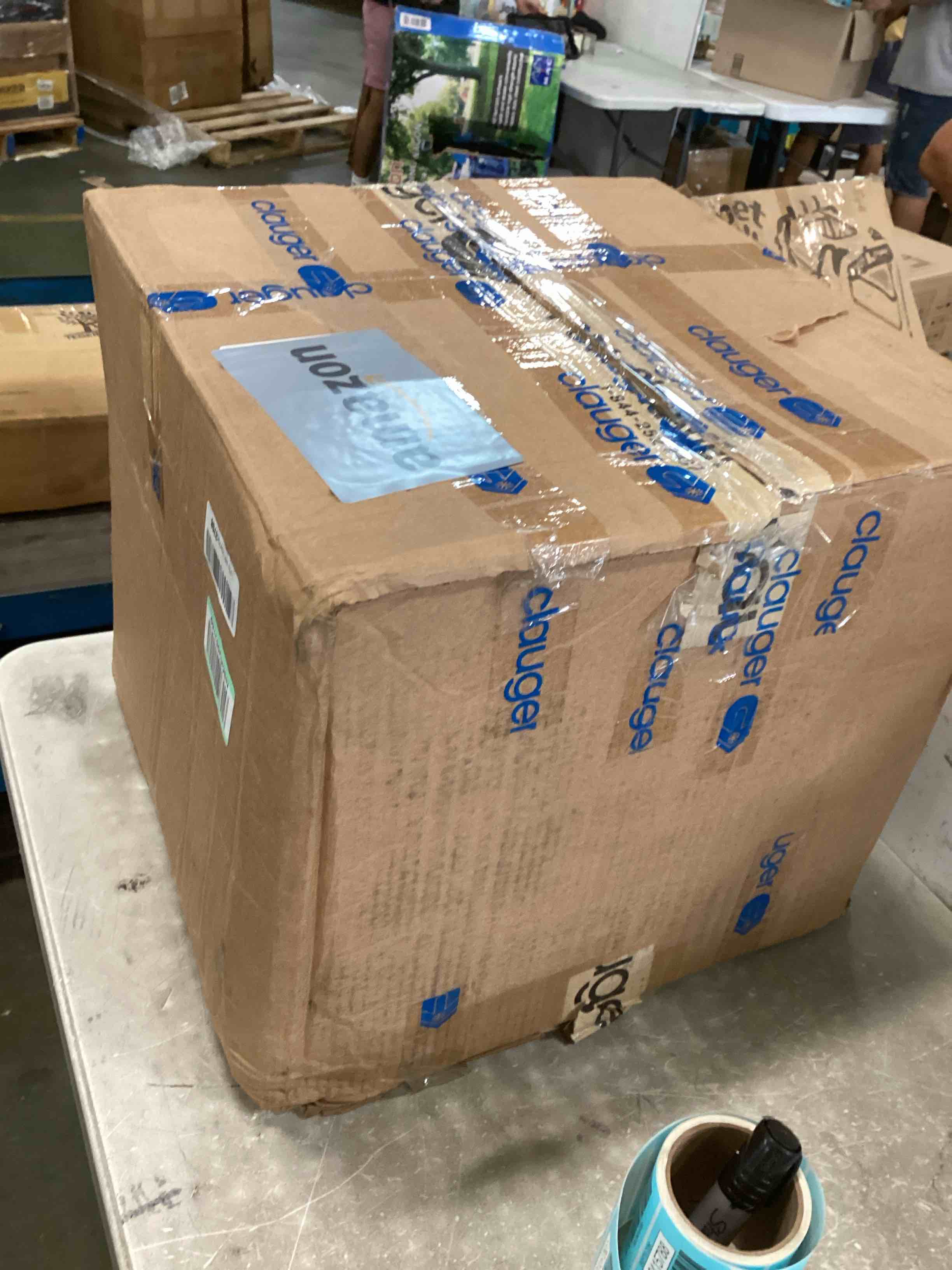 https://s3.amazonaws.com/lotting-images-prod/bidfta/BLU6415779_1720035781126.jpeg