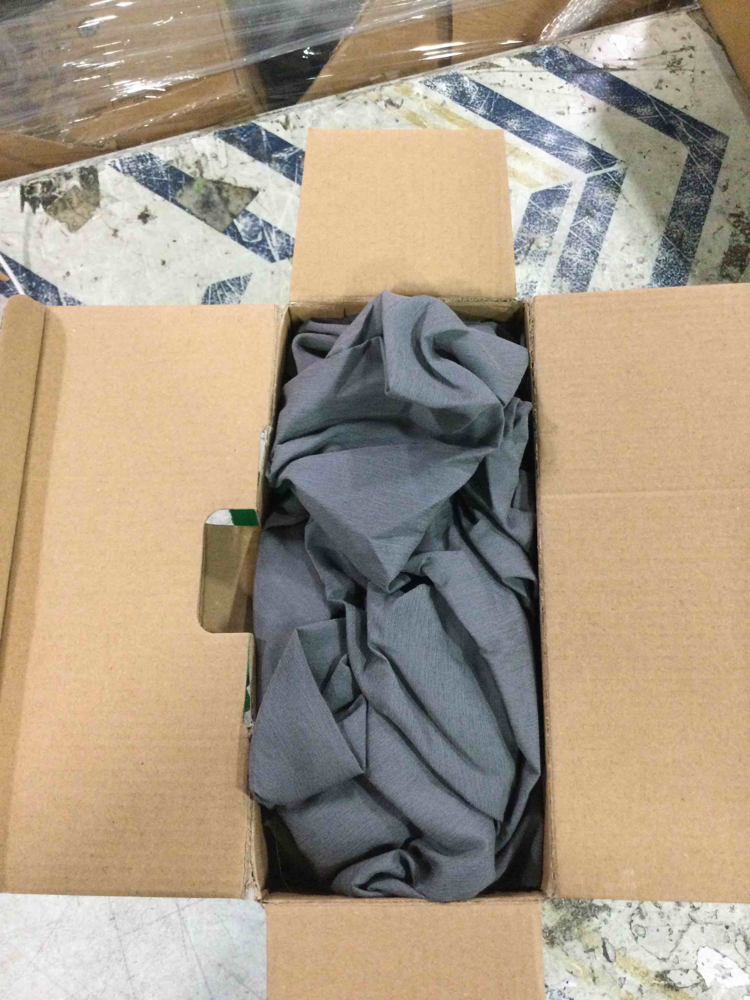 https://s3.amazonaws.com/lotting-images-prod/bidfta/BLU6418646_1722081179559.jpeg