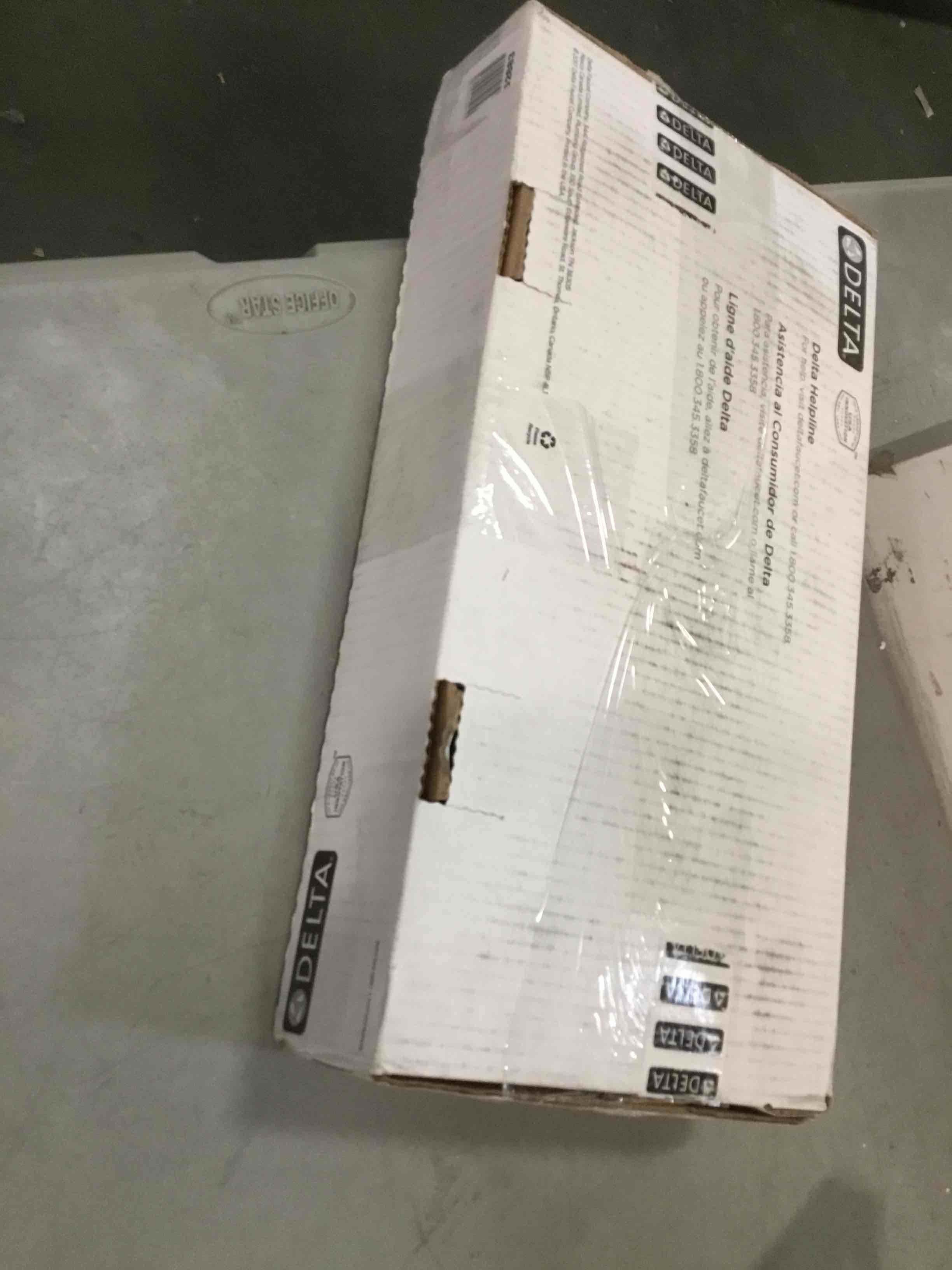 https://s3.amazonaws.com/lotting-images-prod/bidfta/BLU6419080_1715690909467.jpeg