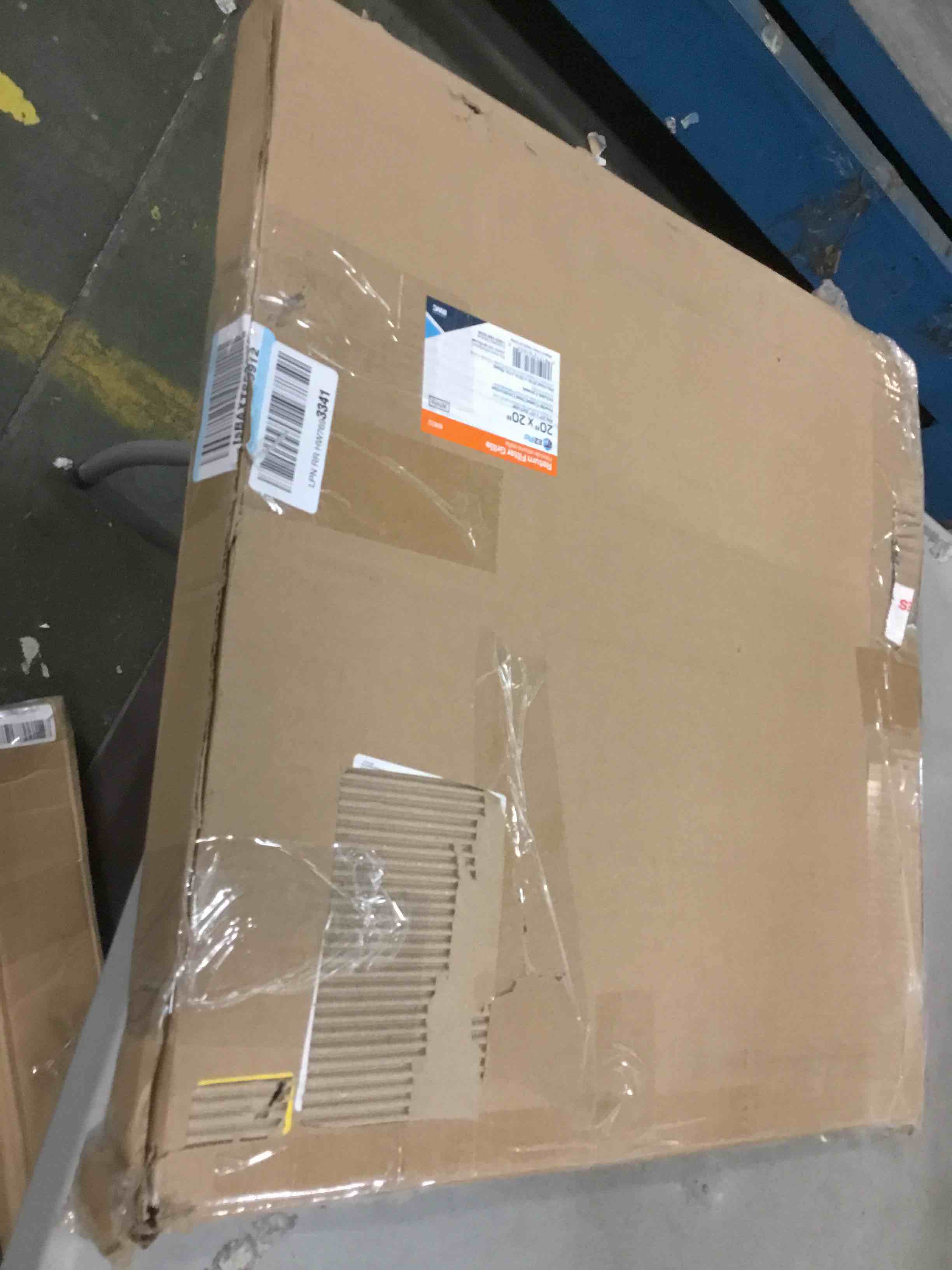 https://s3.amazonaws.com/lotting-images-prod/bidfta/BLU6419093_1715692120211.jpeg