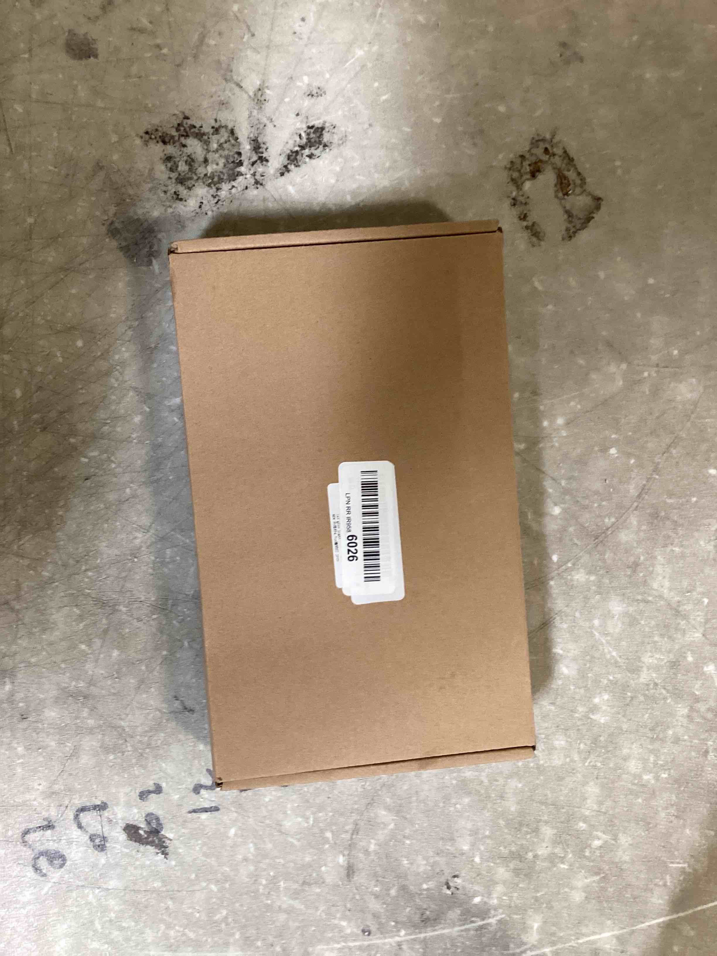 https://s3.amazonaws.com/lotting-images-prod/bidfta/BLU6419186_1716909959536.jpeg