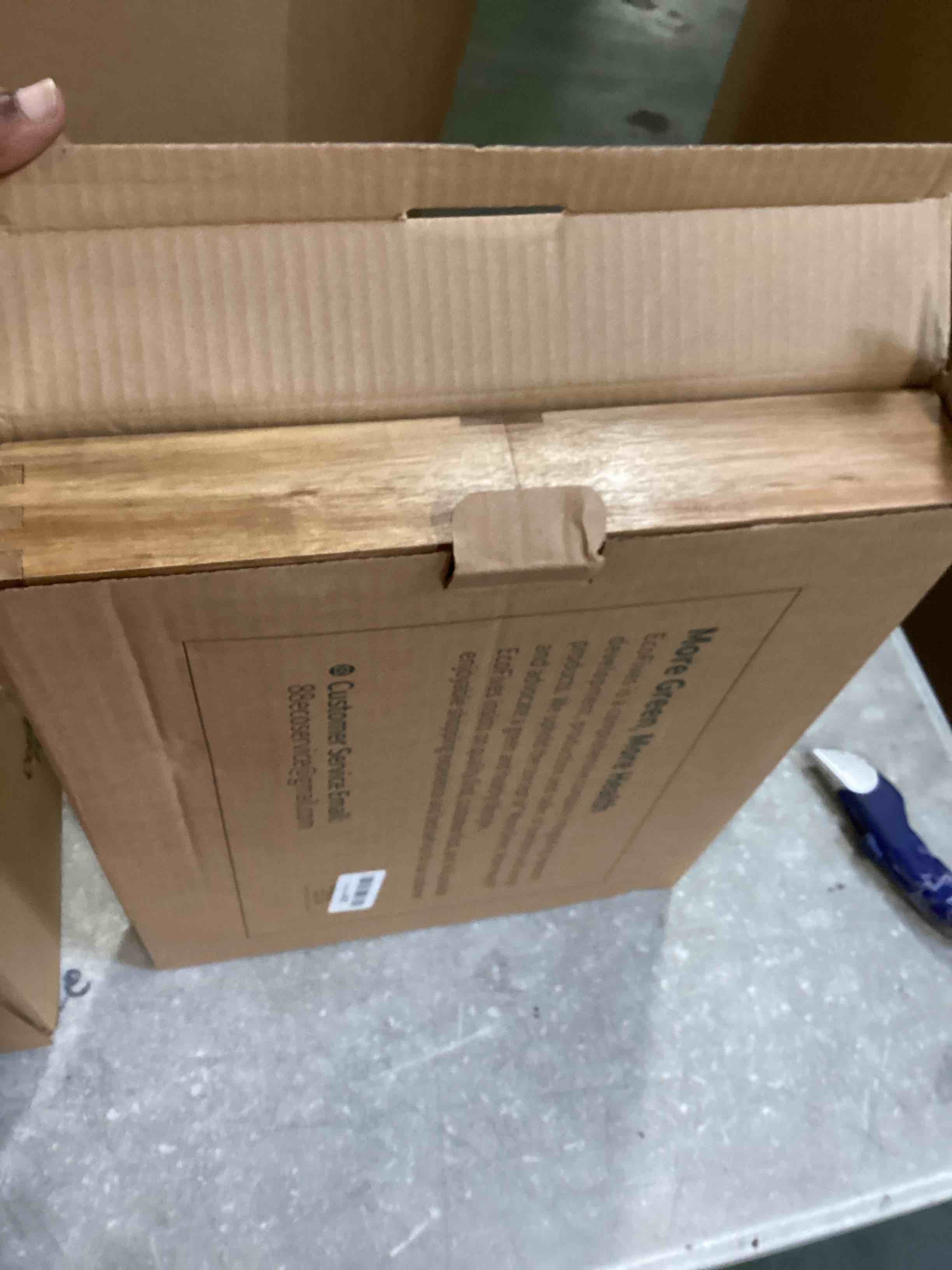 https://s3.amazonaws.com/lotting-images-prod/bidfta/BLU6419432_1717072334011.jpeg