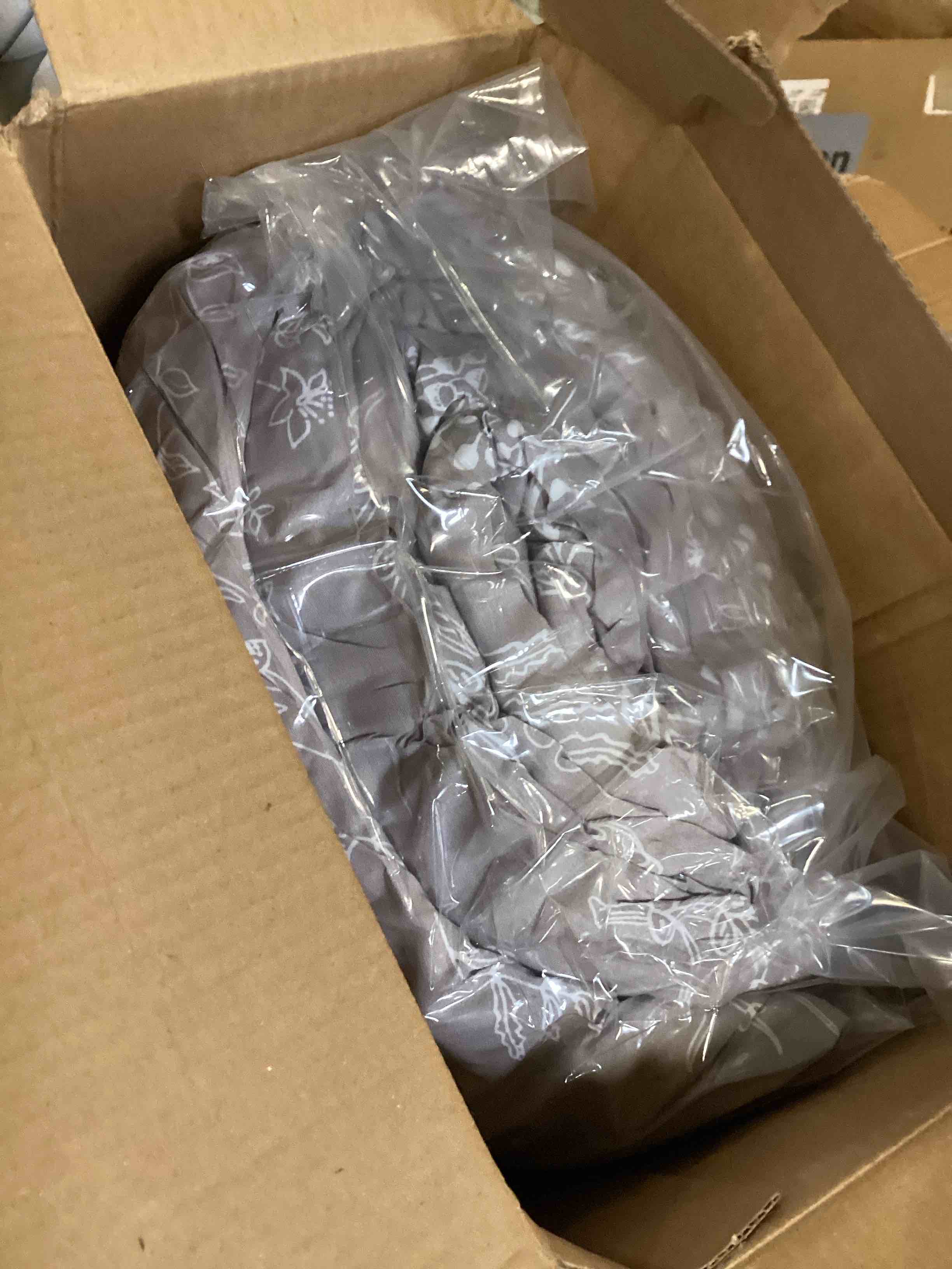 https://s3.amazonaws.com/lotting-images-prod/bidfta/BLU6419950_1717599036172.jpeg