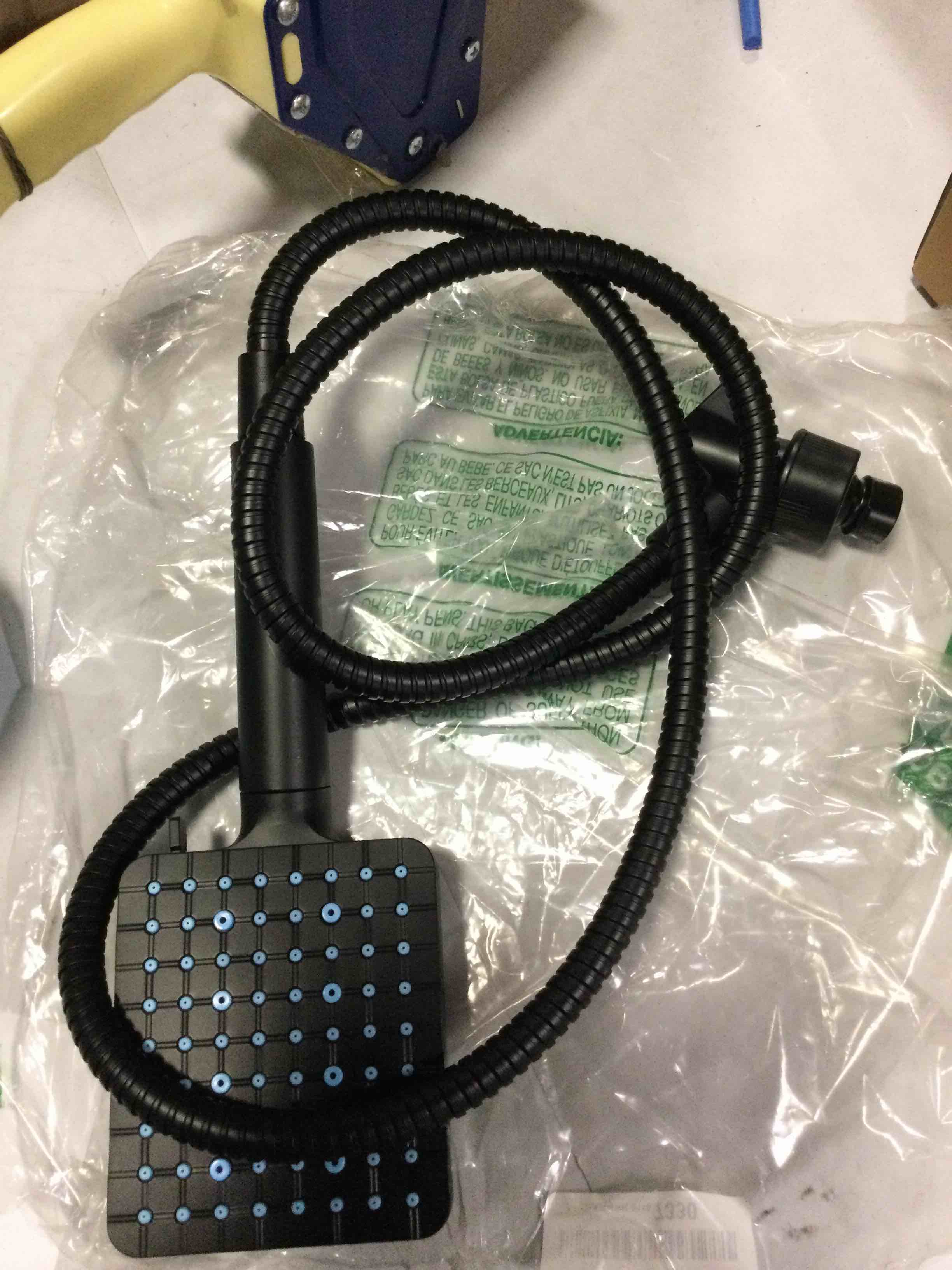 https://s3.amazonaws.com/lotting-images-prod/bidfta/BLU6428611_1718416497174.jpeg