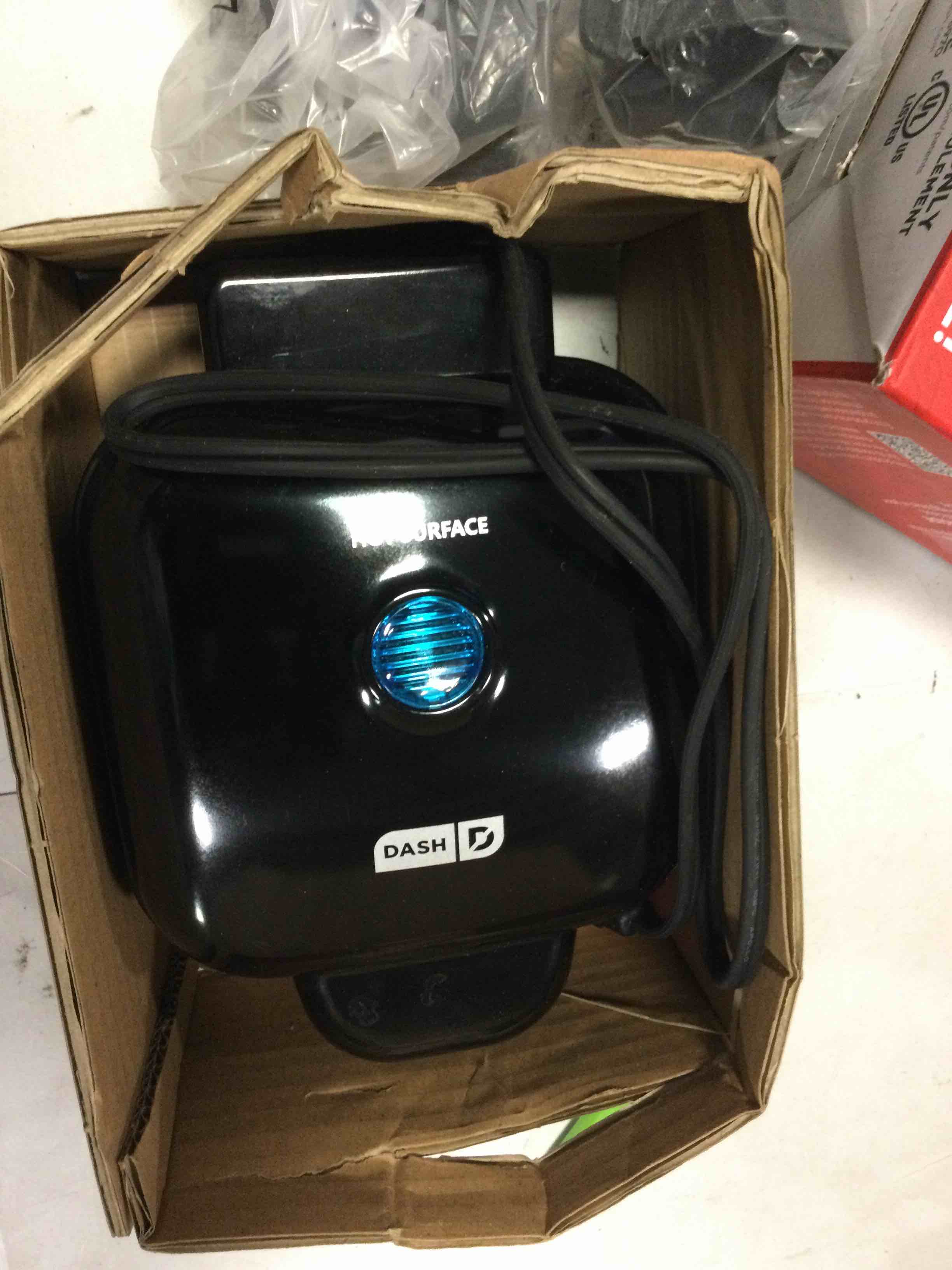 https://s3.amazonaws.com/lotting-images-prod/bidfta/BLU6428659_1718426775092.jpeg