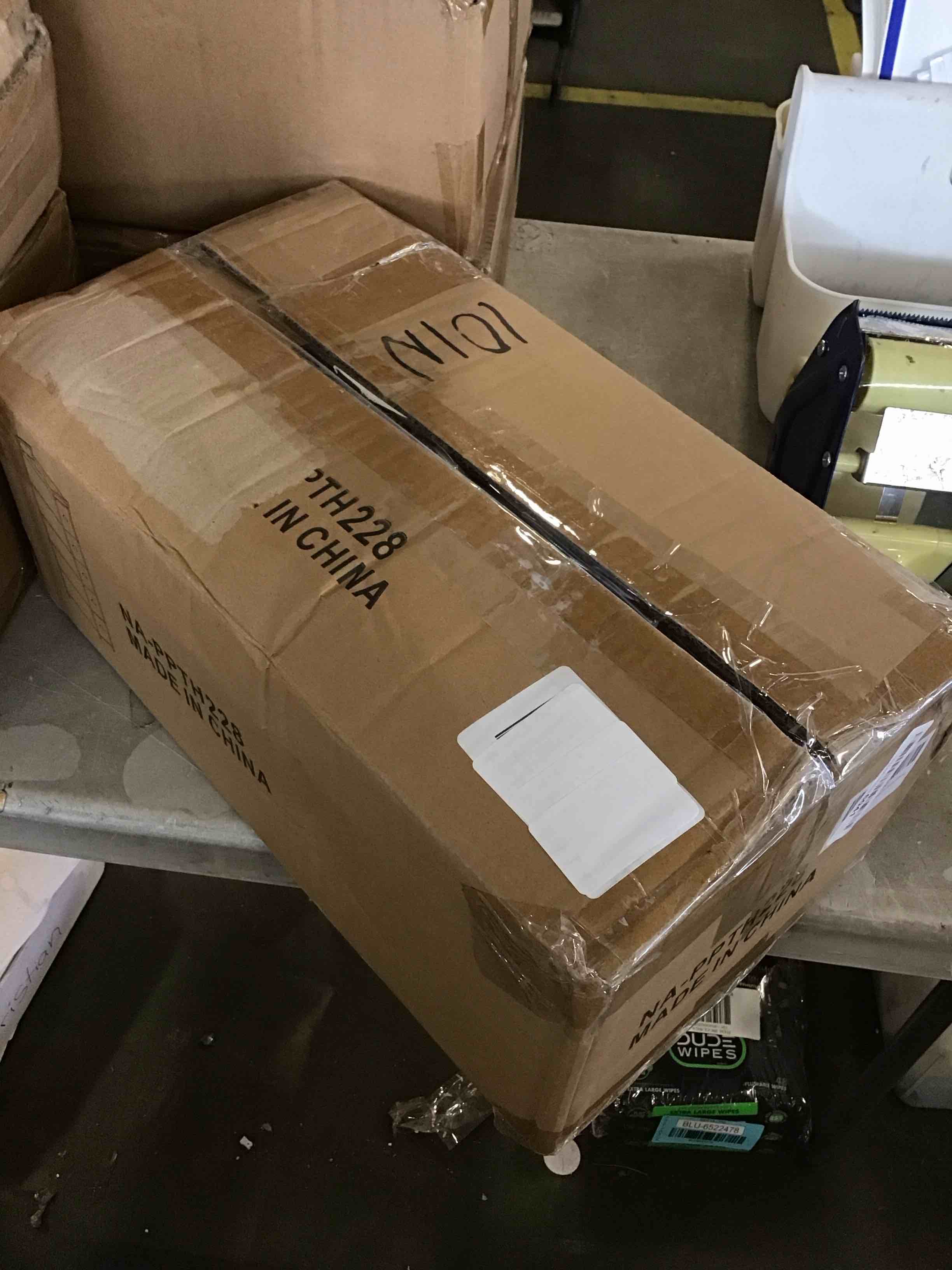 https://s3.amazonaws.com/lotting-images-prod/bidfta/BLU6428739_1718635484522.jpeg