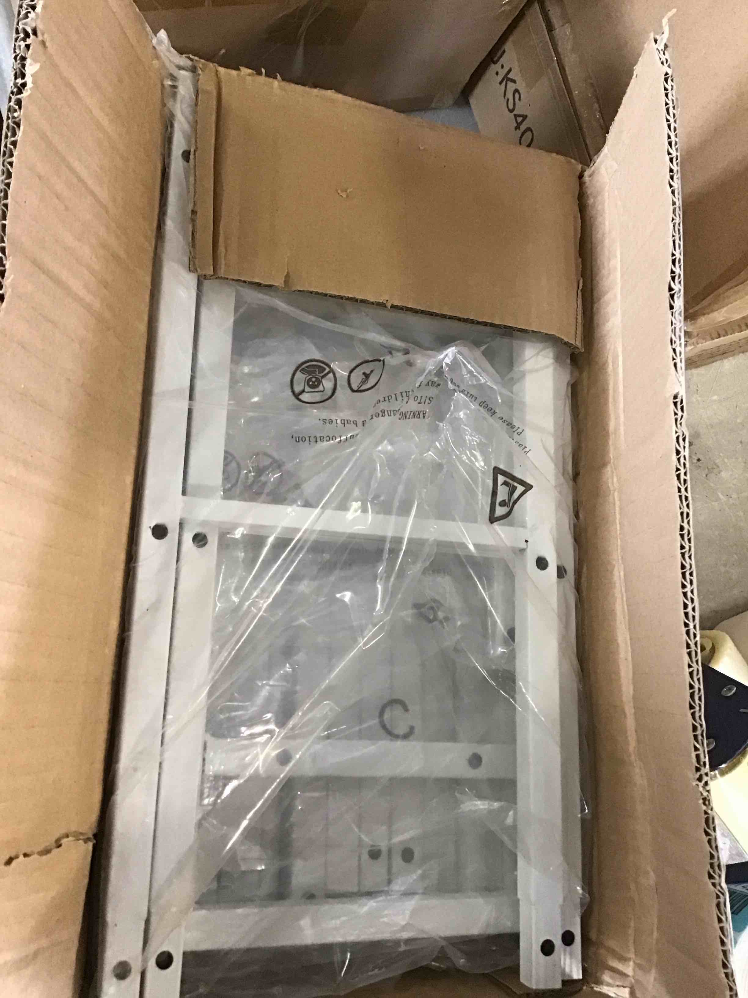 https://s3.amazonaws.com/lotting-images-prod/bidfta/BLU6428739_1718635587569.jpeg