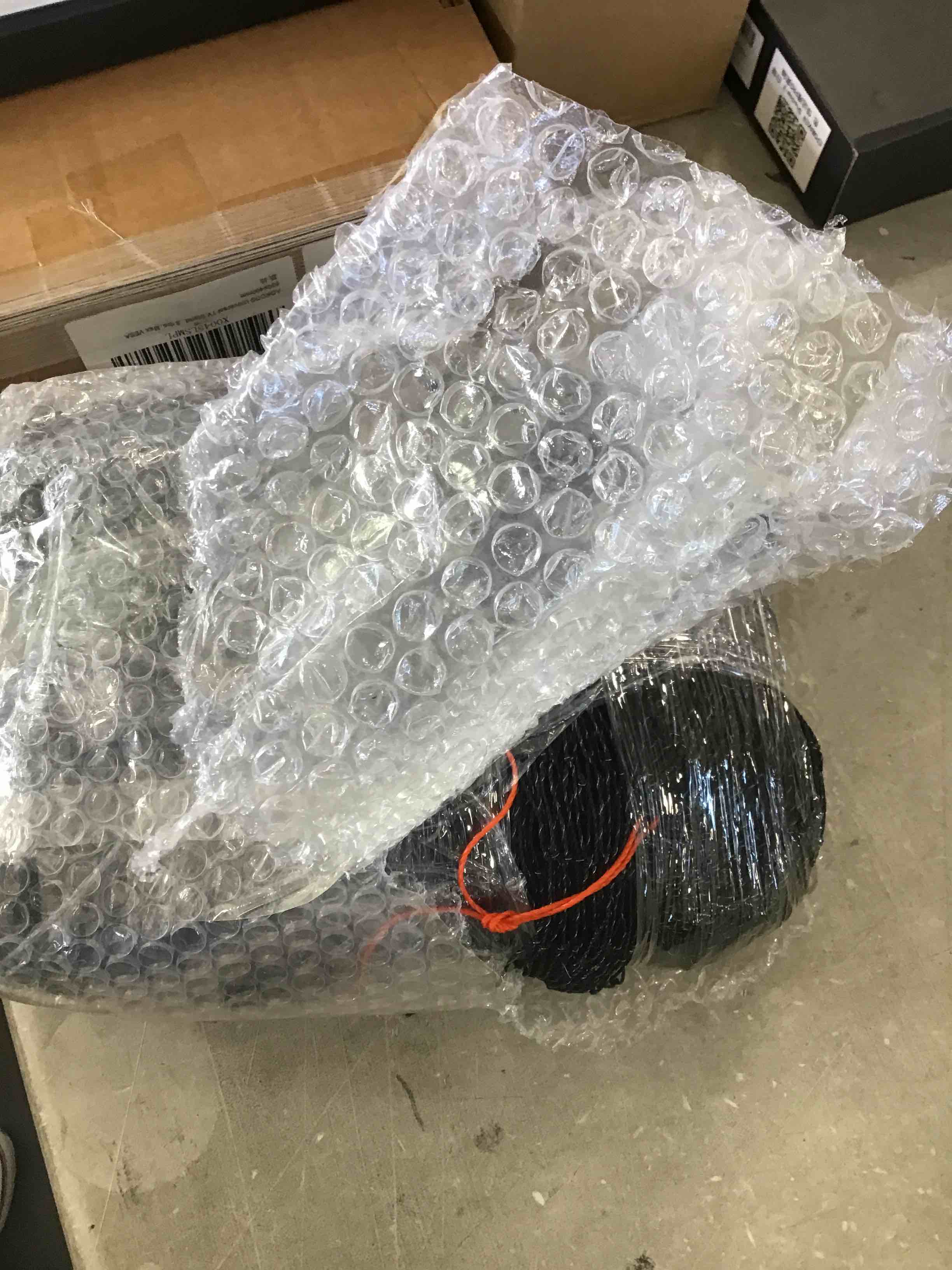 https://s3.amazonaws.com/lotting-images-prod/bidfta/BLU6429359_1719836438253.jpeg