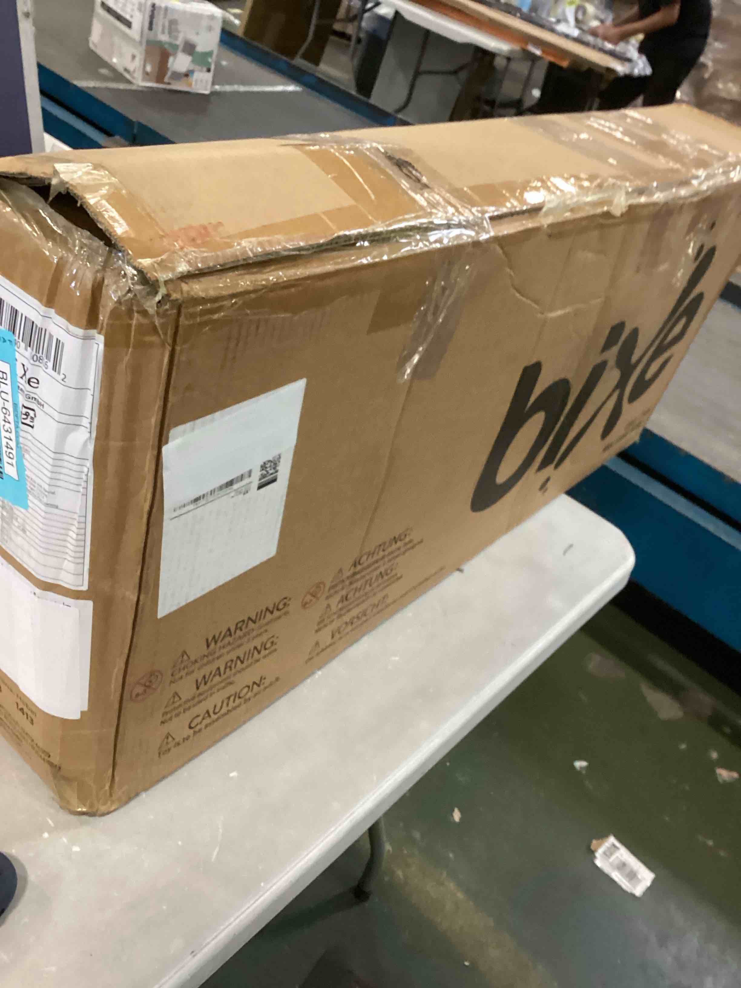 https://s3.amazonaws.com/lotting-images-prod/bidfta/BLU6431491_1718222876273.jpeg