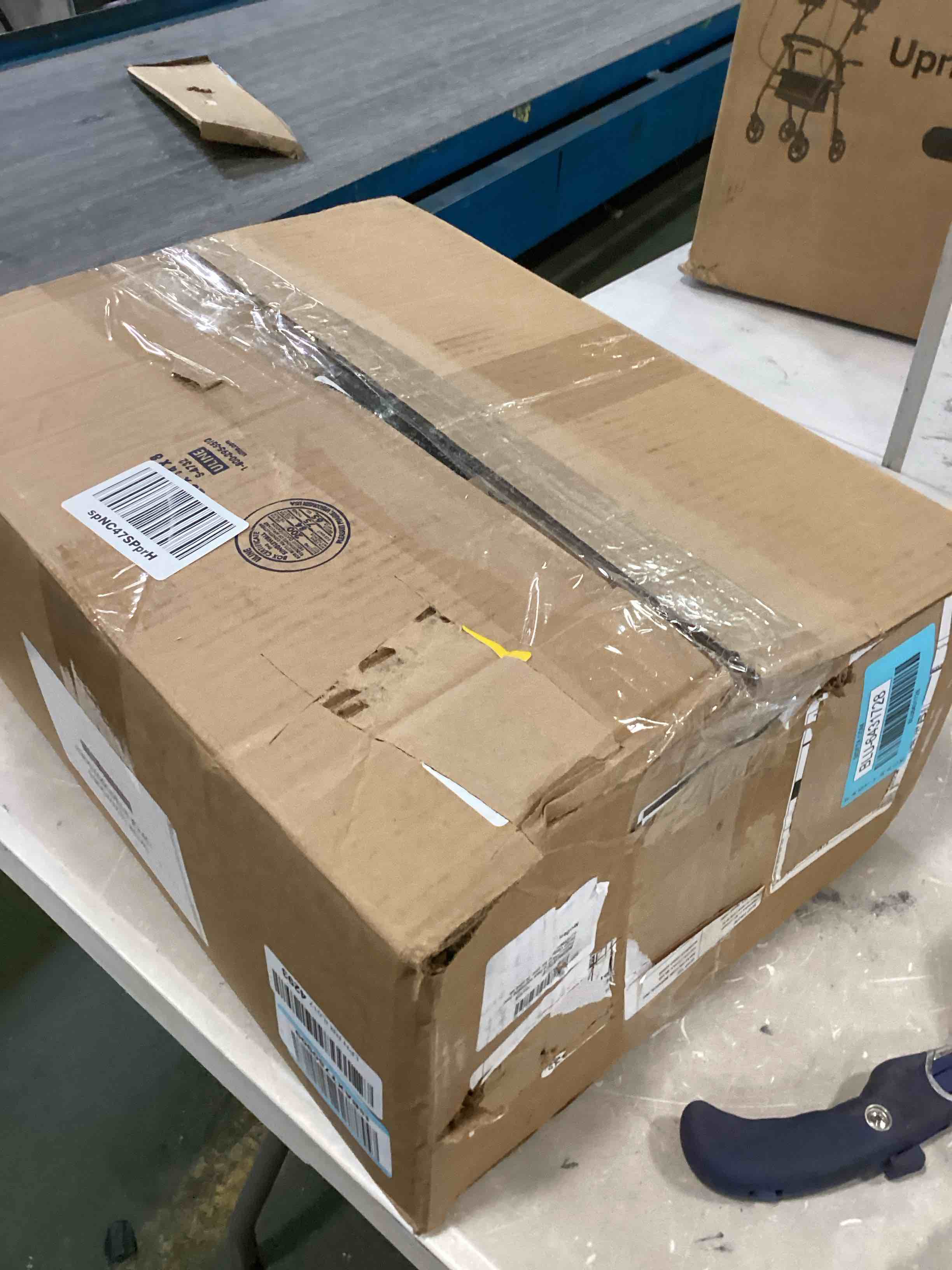 https://s3.amazonaws.com/lotting-images-prod/bidfta/BLU6431728_1718300809368.jpeg