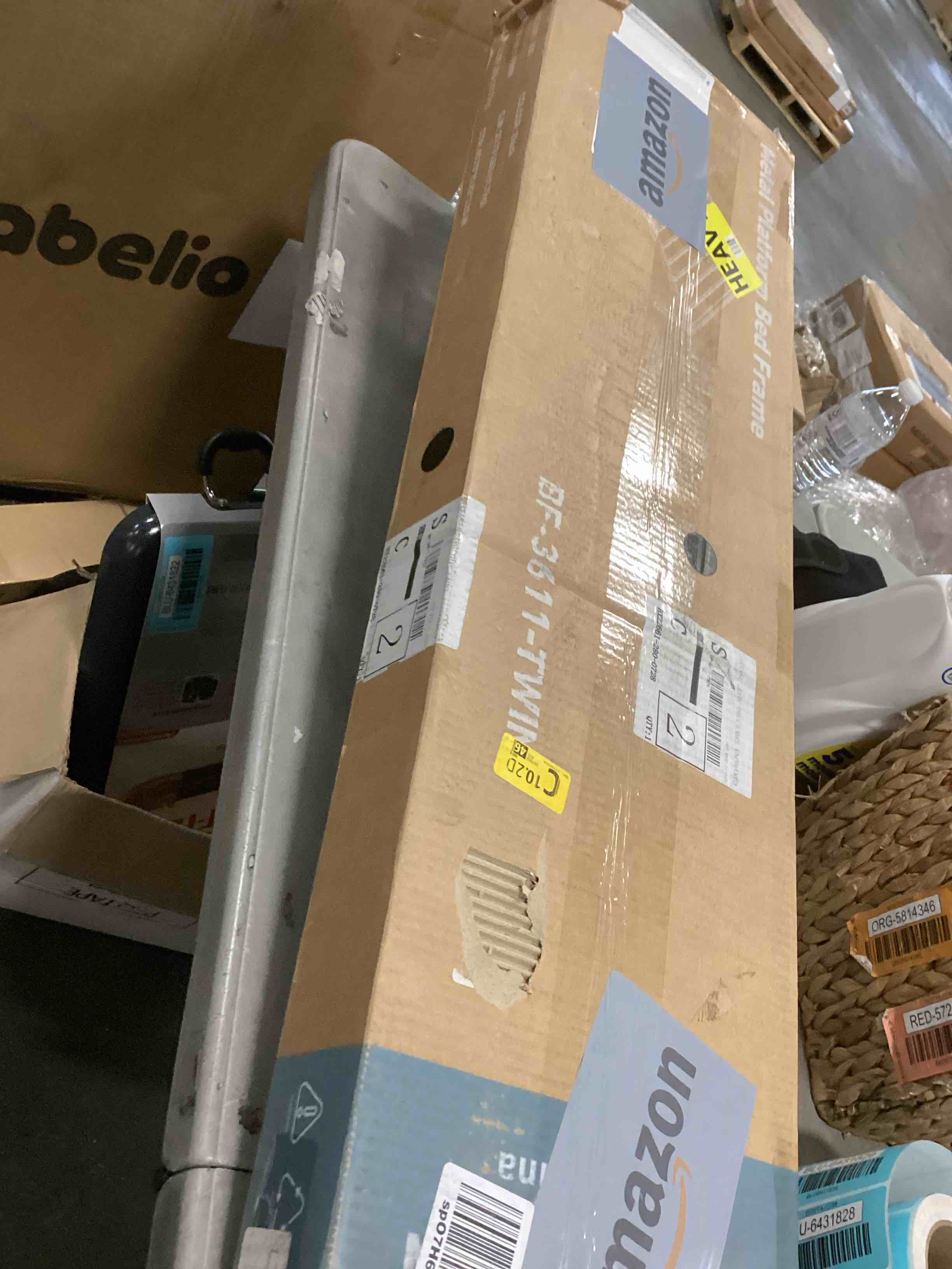 https://s3.amazonaws.com/lotting-images-prod/bidfta/BLU6431825_1718365848191.jpeg