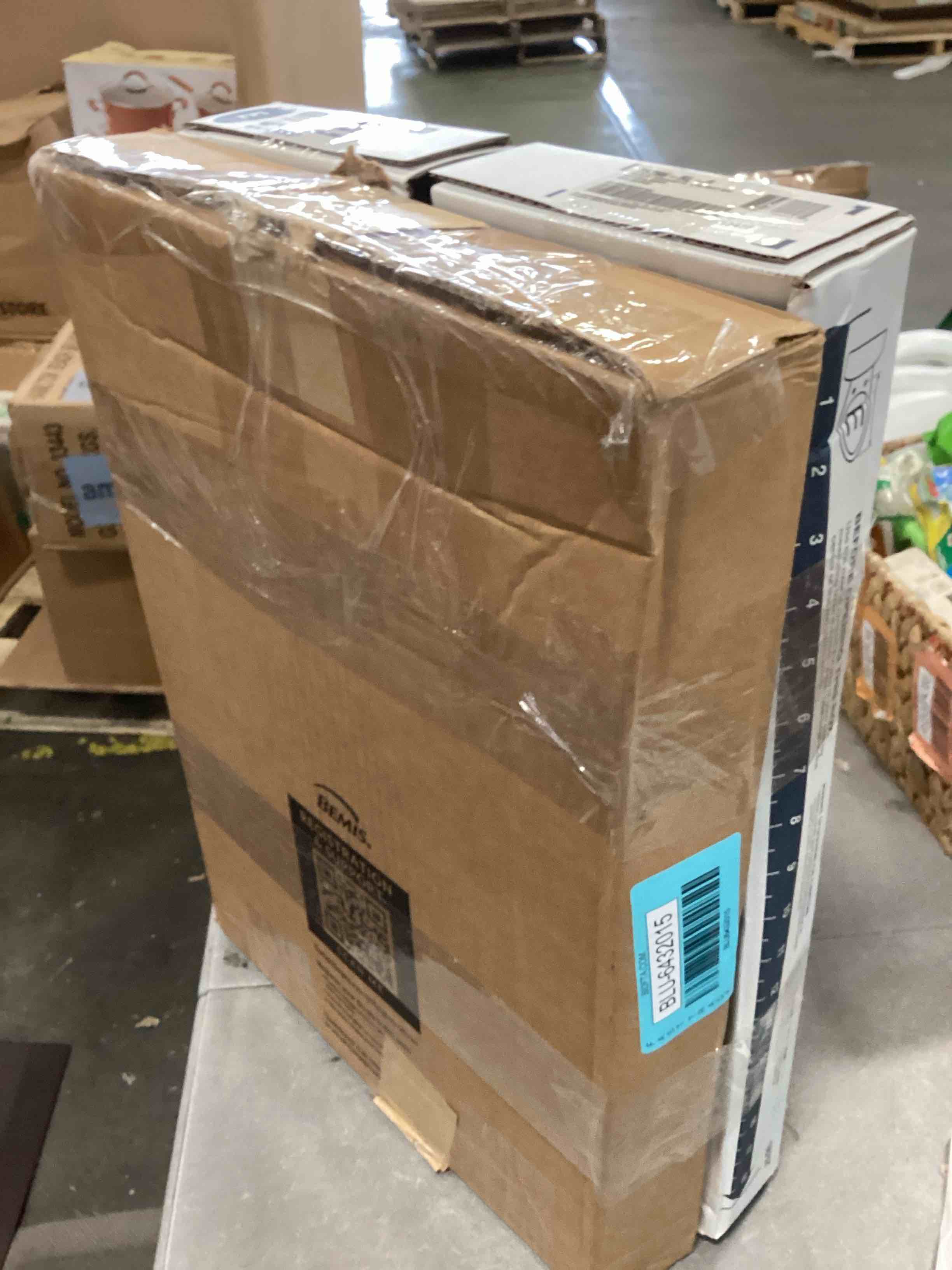 https://s3.amazonaws.com/lotting-images-prod/bidfta/BLU6432015_1718387215776.jpeg