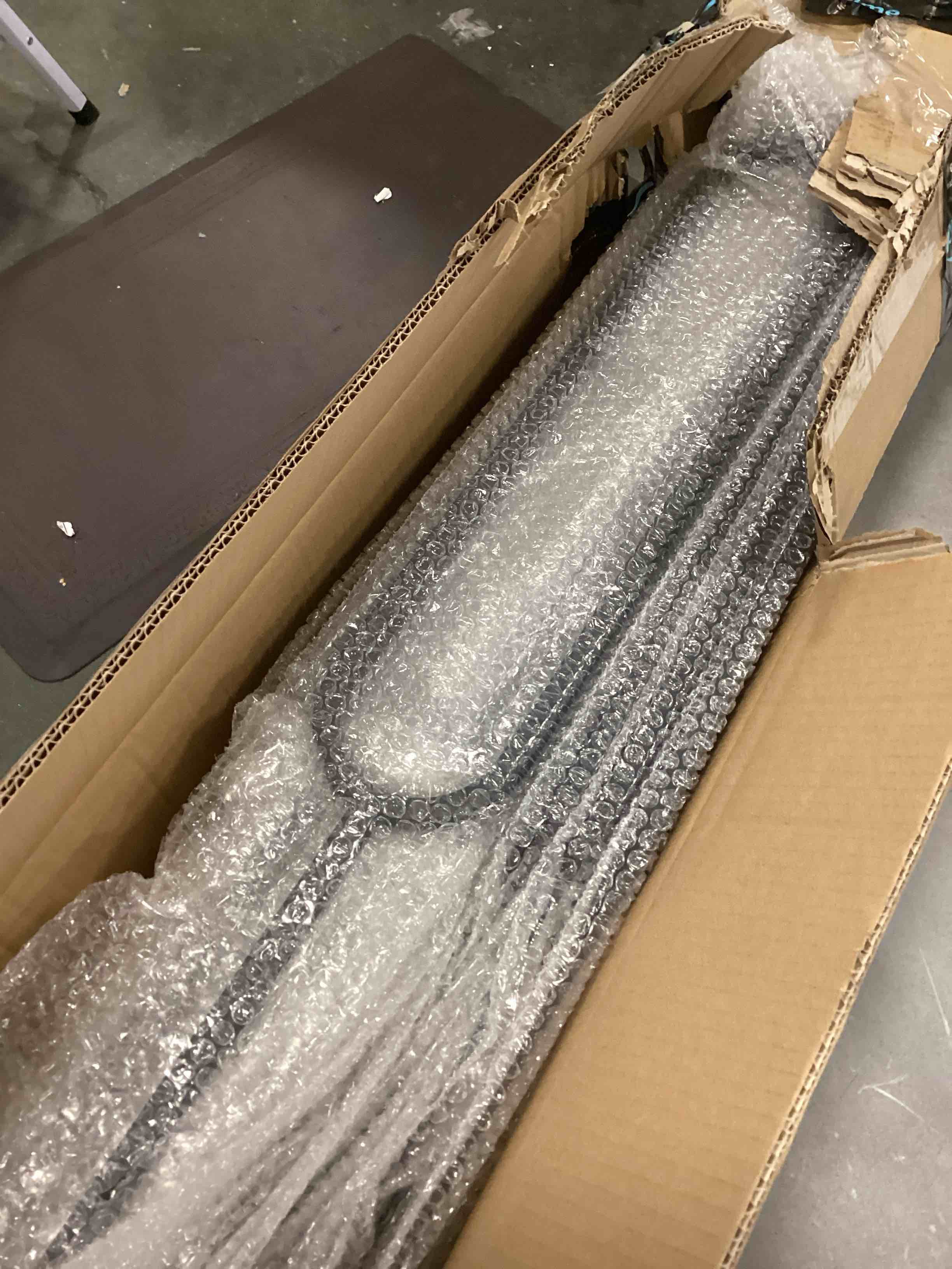 https://s3.amazonaws.com/lotting-images-prod/bidfta/BLU6432040_1718389227535.jpeg
