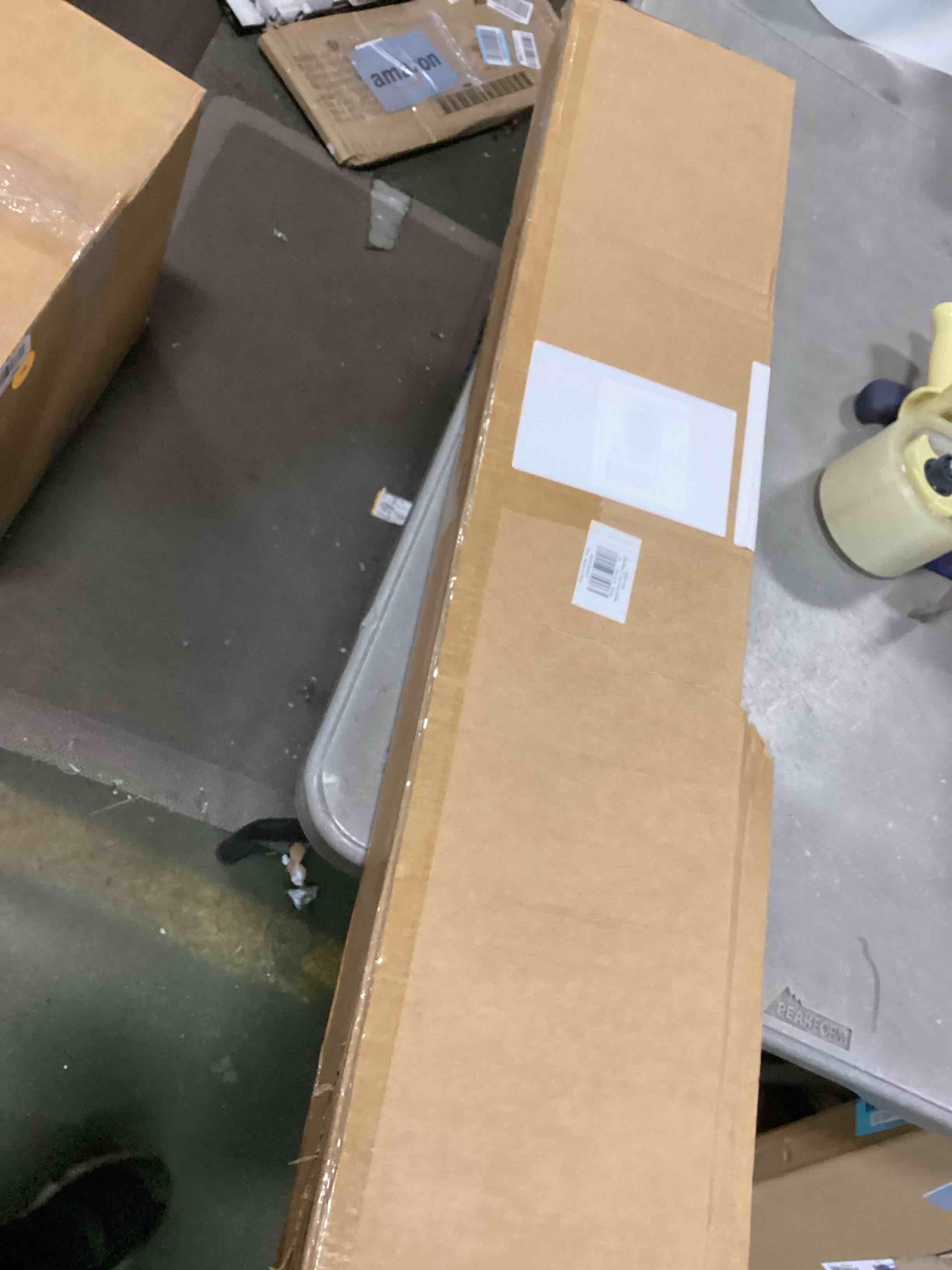 https://s3.amazonaws.com/lotting-images-prod/bidfta/BLU6432074_1718395049463.jpeg