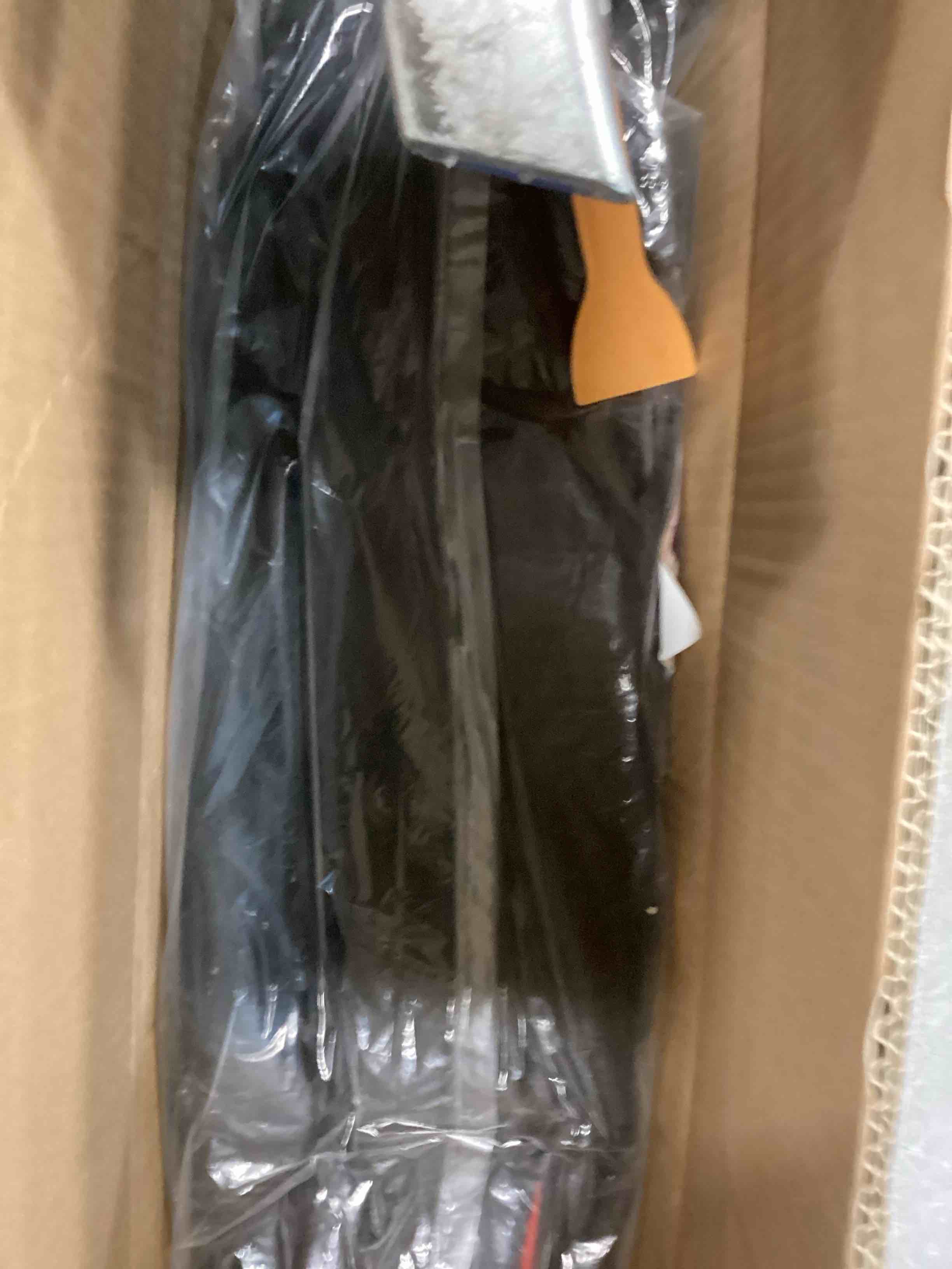 https://s3.amazonaws.com/lotting-images-prod/bidfta/BLU6432098_1718450804652.jpeg