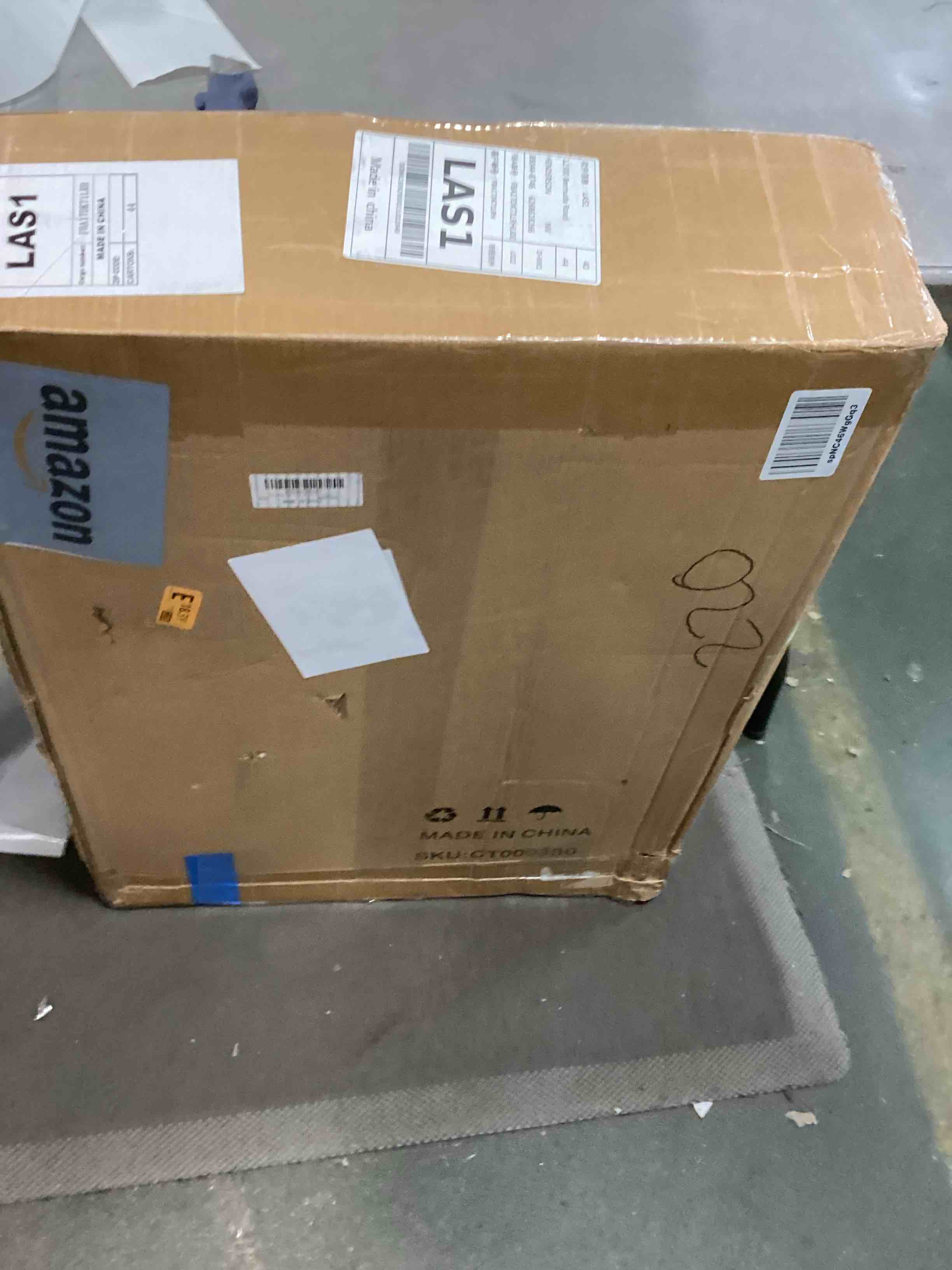 https://s3.amazonaws.com/lotting-images-prod/bidfta/BLU6432098_1718450814867.jpeg