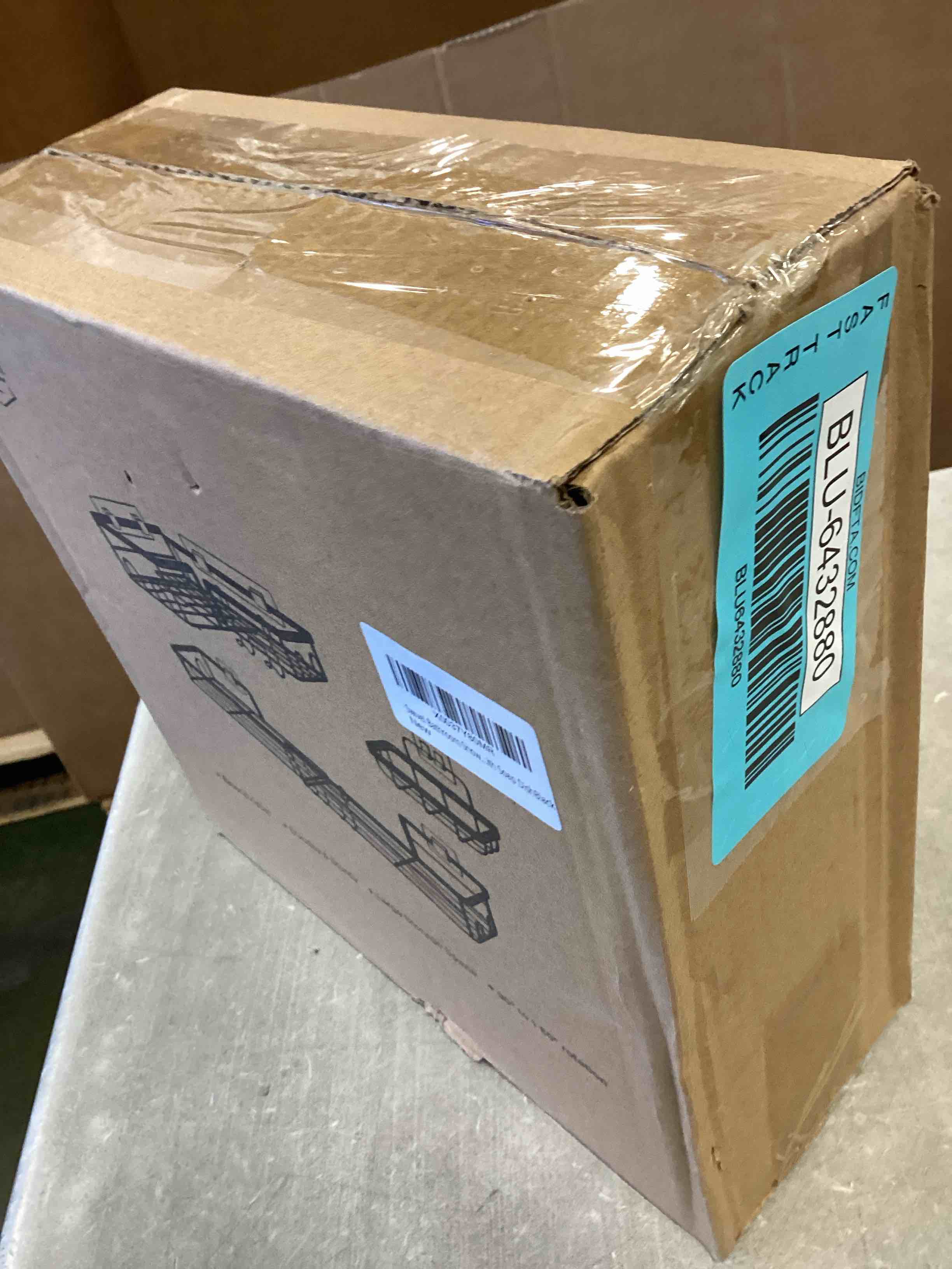 https://s3.amazonaws.com/lotting-images-prod/bidfta/BLU6432880_1718110756354.jpeg