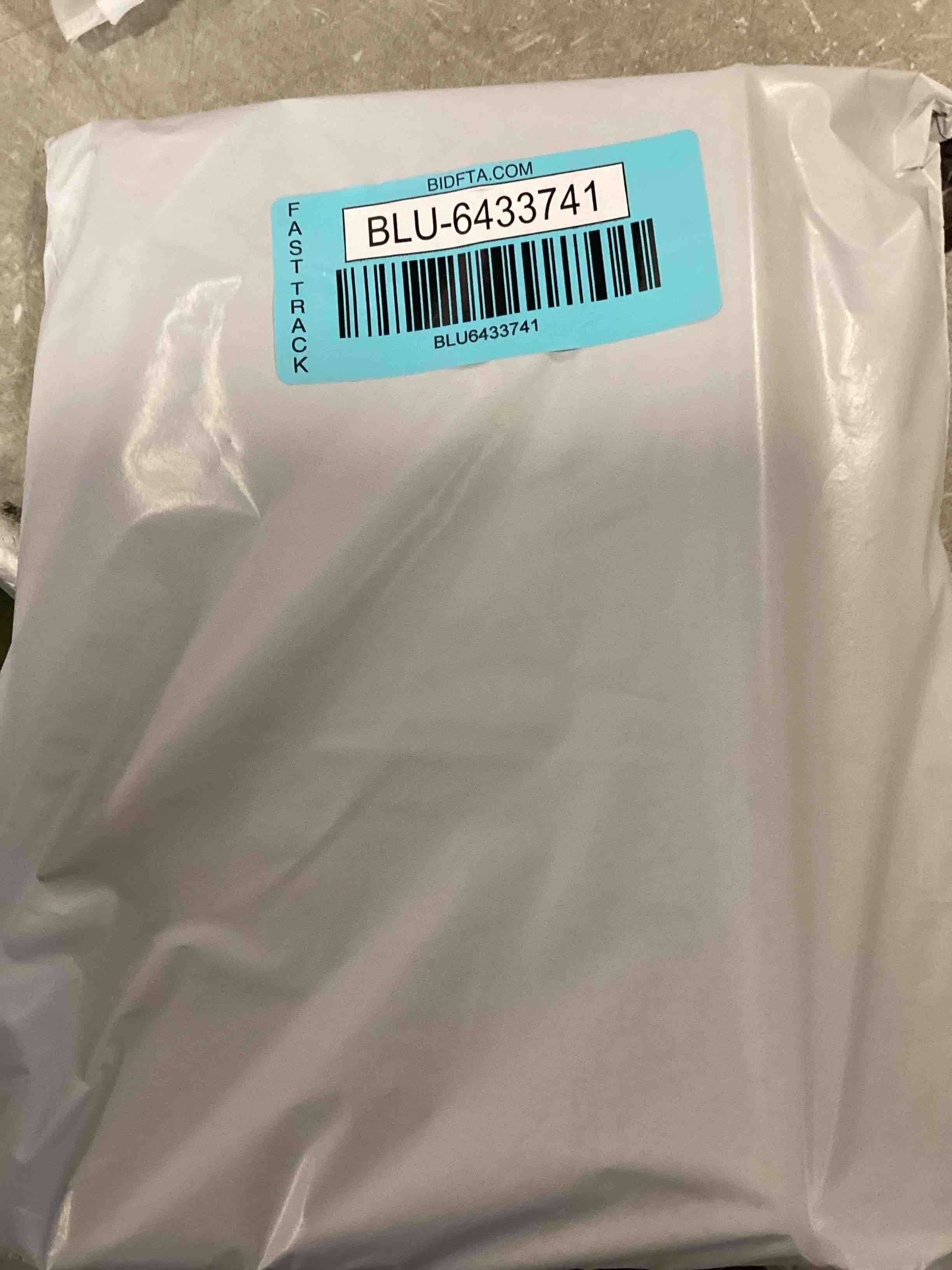 https://s3.amazonaws.com/lotting-images-prod/bidfta/BLU6433741_1718390208769.jpeg