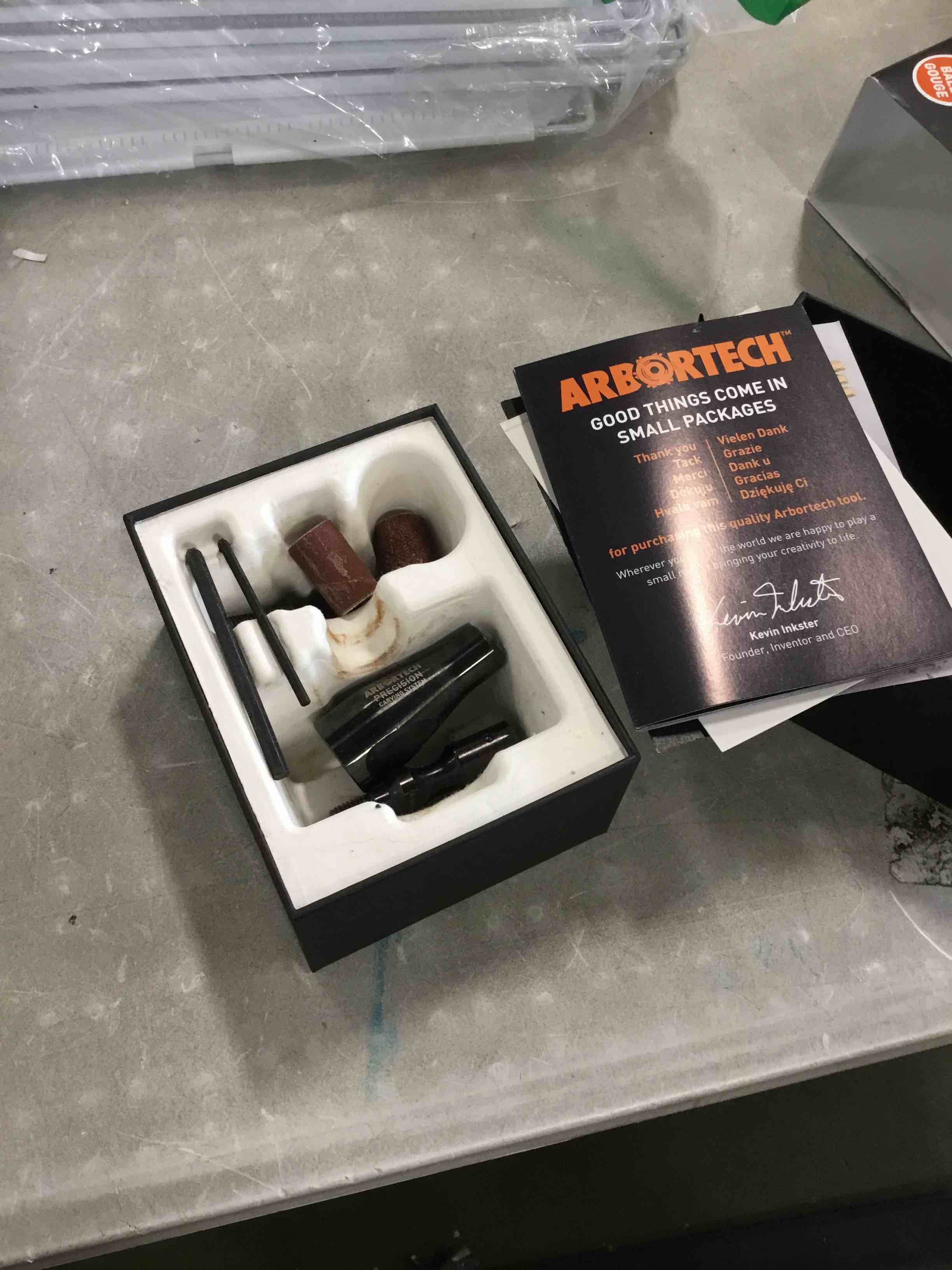 https://s3.amazonaws.com/lotting-images-prod/bidfta/BLU6435665_1718046442241.jpeg