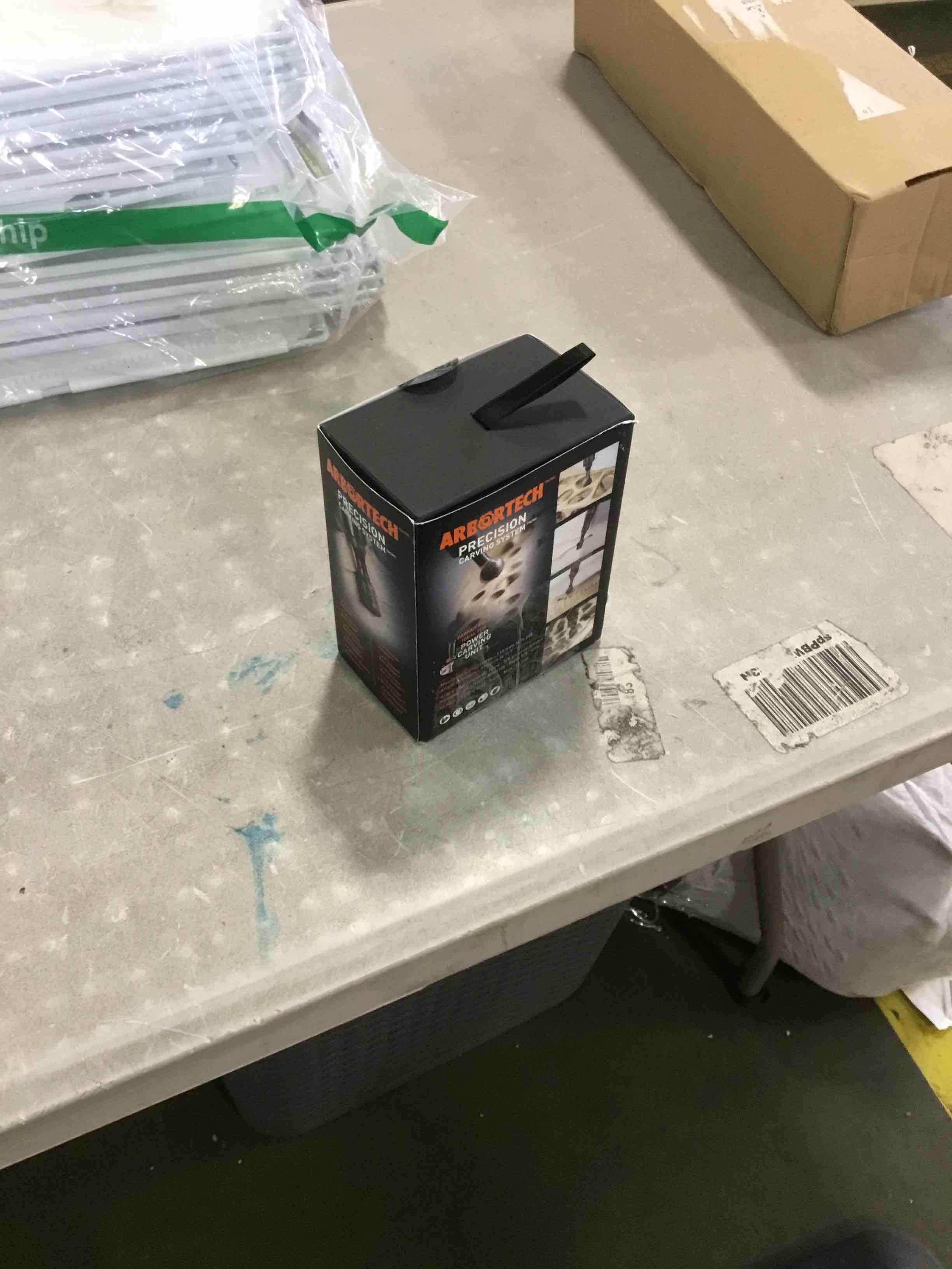 https://s3.amazonaws.com/lotting-images-prod/bidfta/BLU6435665_1718046478623.jpeg