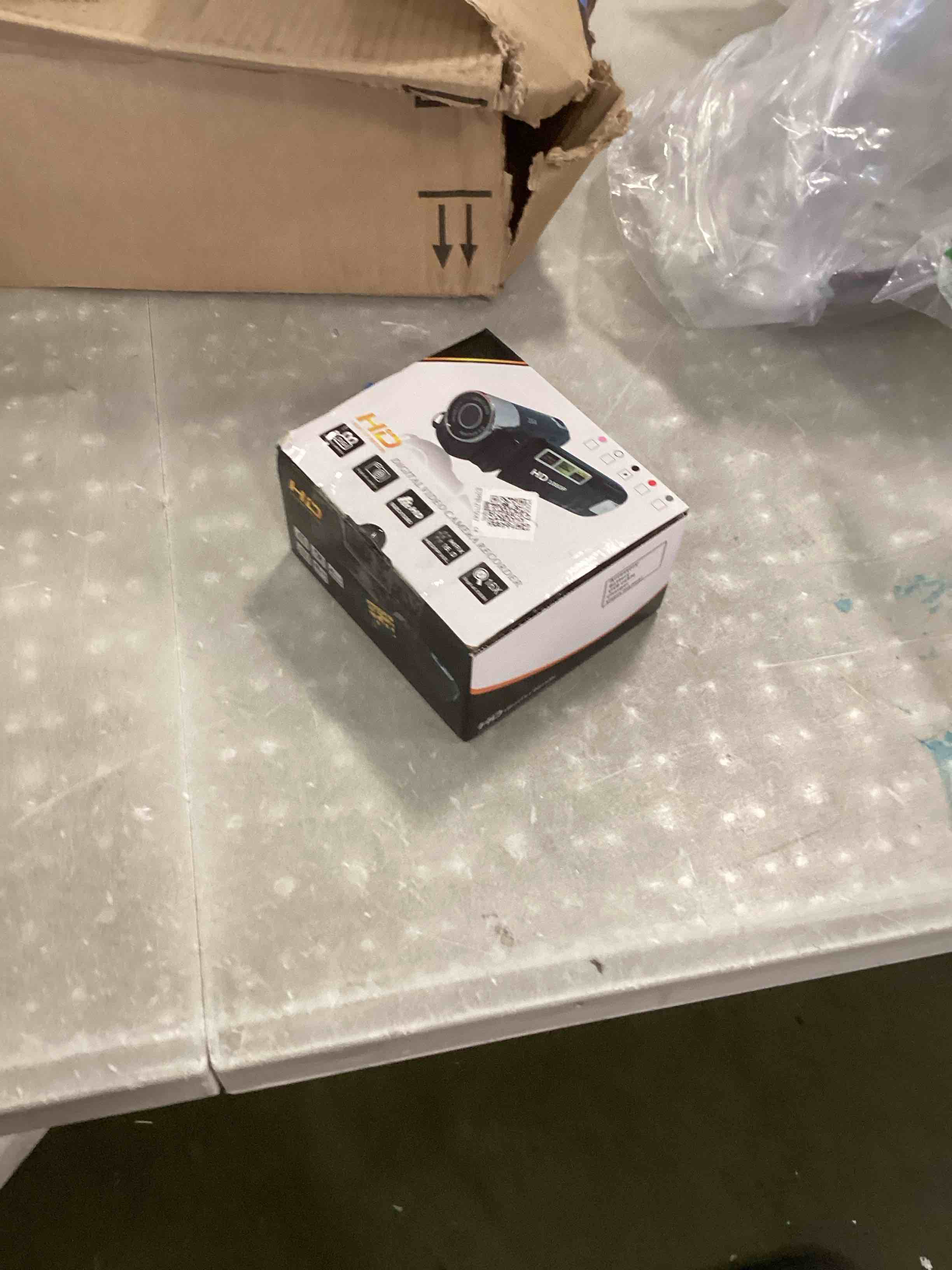 https://s3.amazonaws.com/lotting-images-prod/bidfta/BLU6436129_1718196862196.jpeg