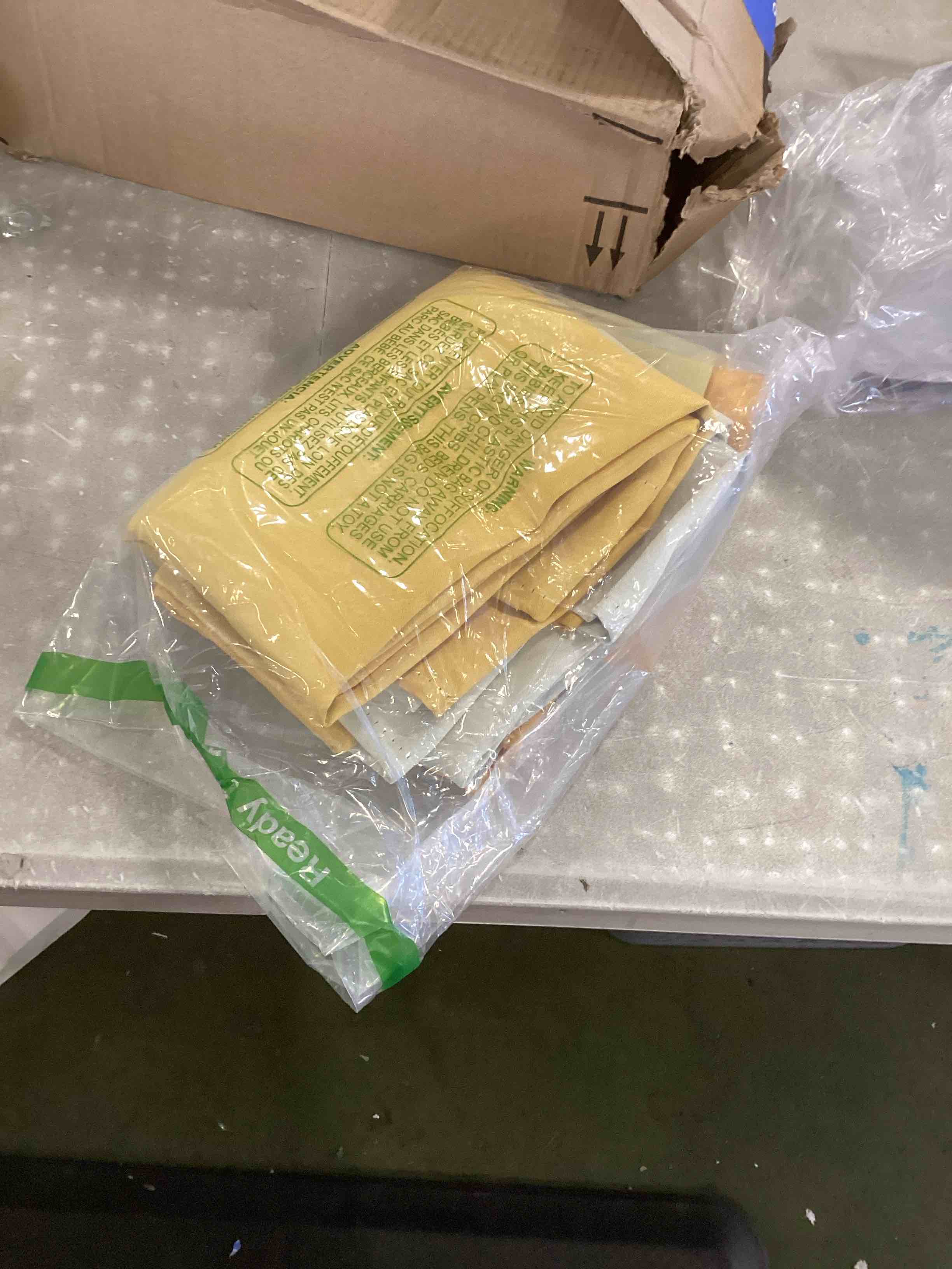https://s3.amazonaws.com/lotting-images-prod/bidfta/BLU6436134_1718197073438.jpeg