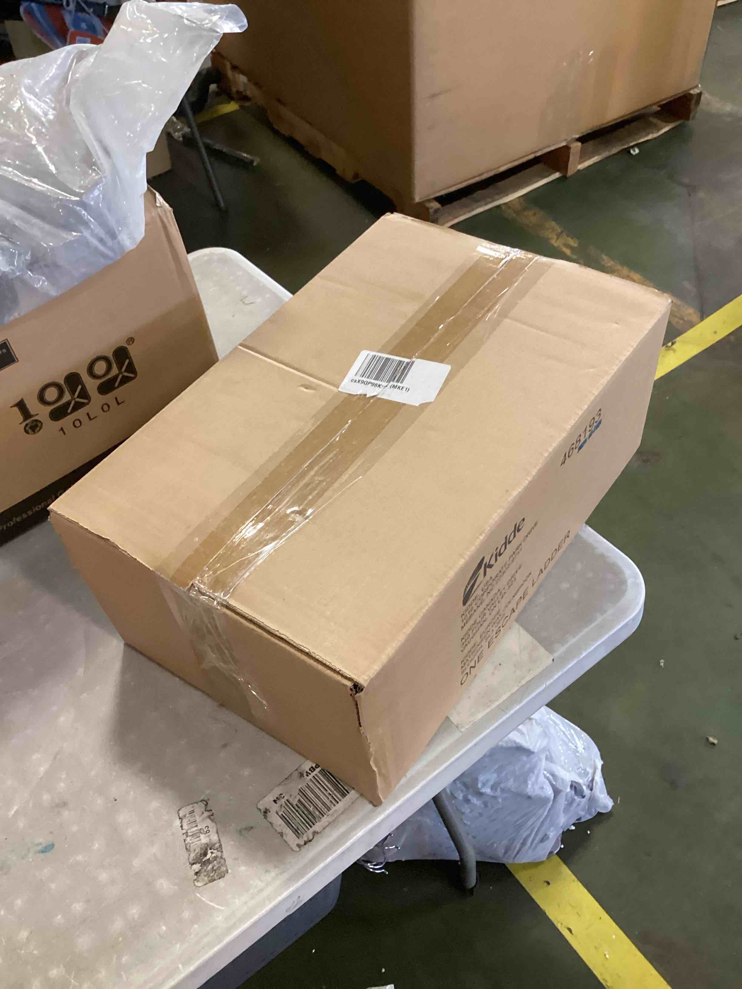 https://s3.amazonaws.com/lotting-images-prod/bidfta/BLU6436726_1718384944948.jpeg