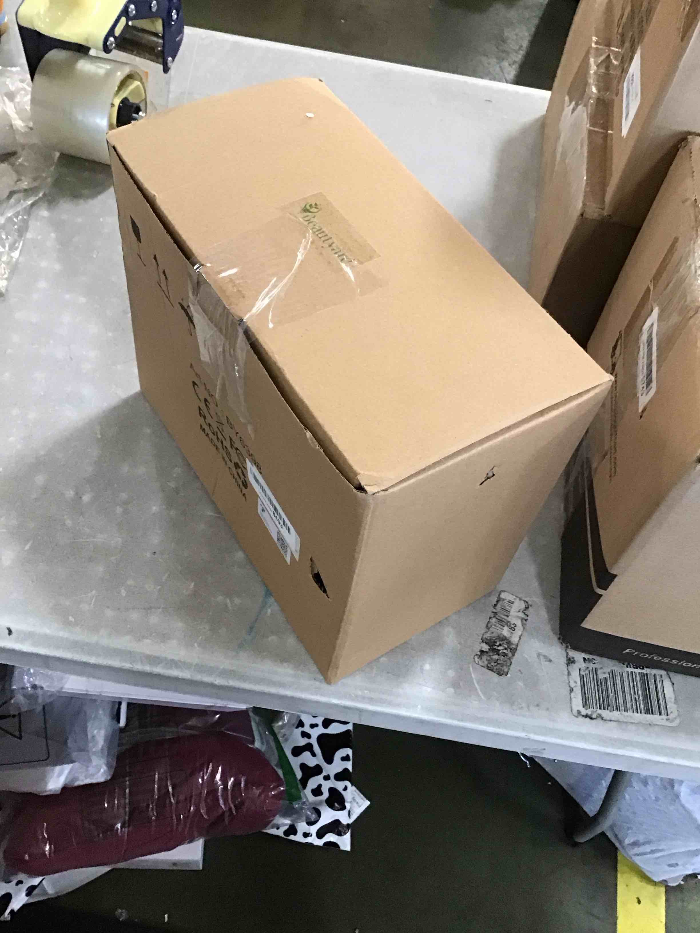 https://s3.amazonaws.com/lotting-images-prod/bidfta/BLU6436815_1718449884851.jpeg