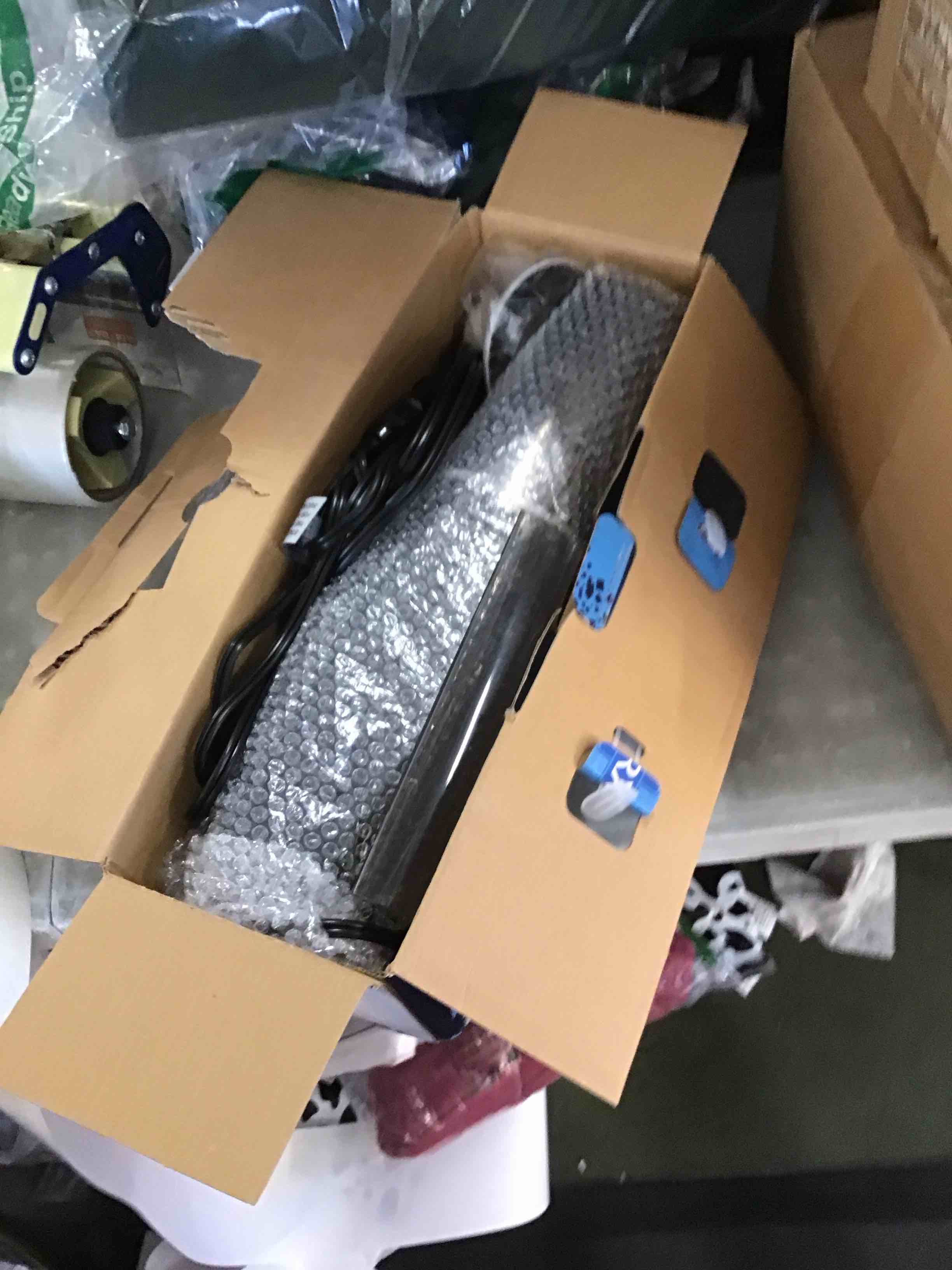 https://s3.amazonaws.com/lotting-images-prod/bidfta/BLU6436842_1718453259040.jpeg