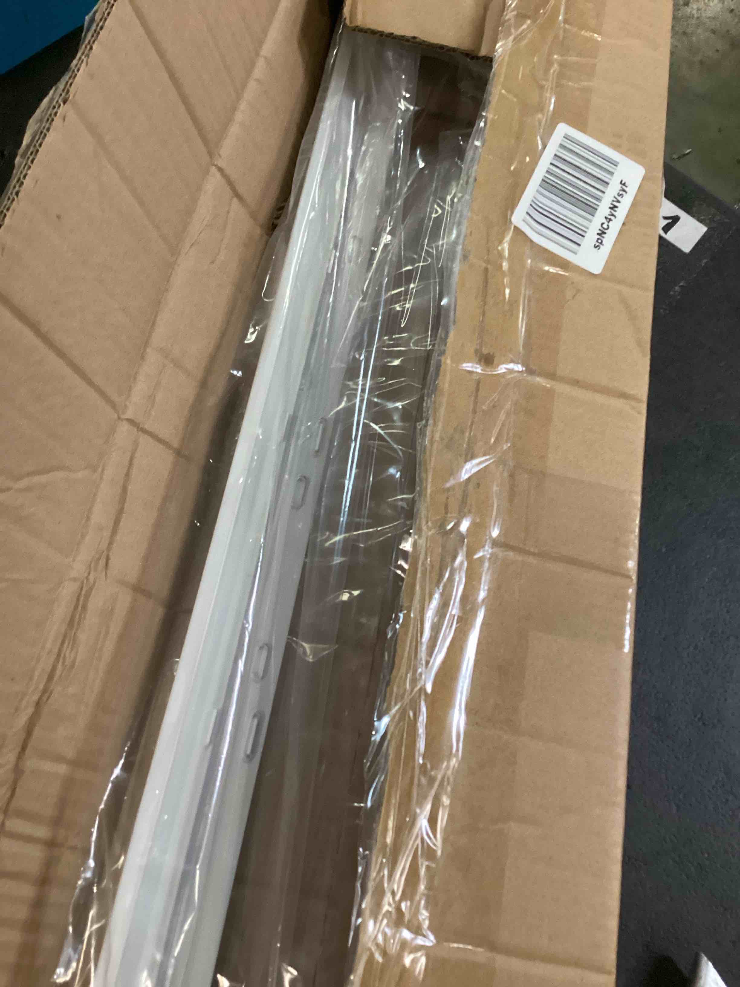 https://s3.amazonaws.com/lotting-images-prod/bidfta/BLU6437289_1718203604720.jpeg