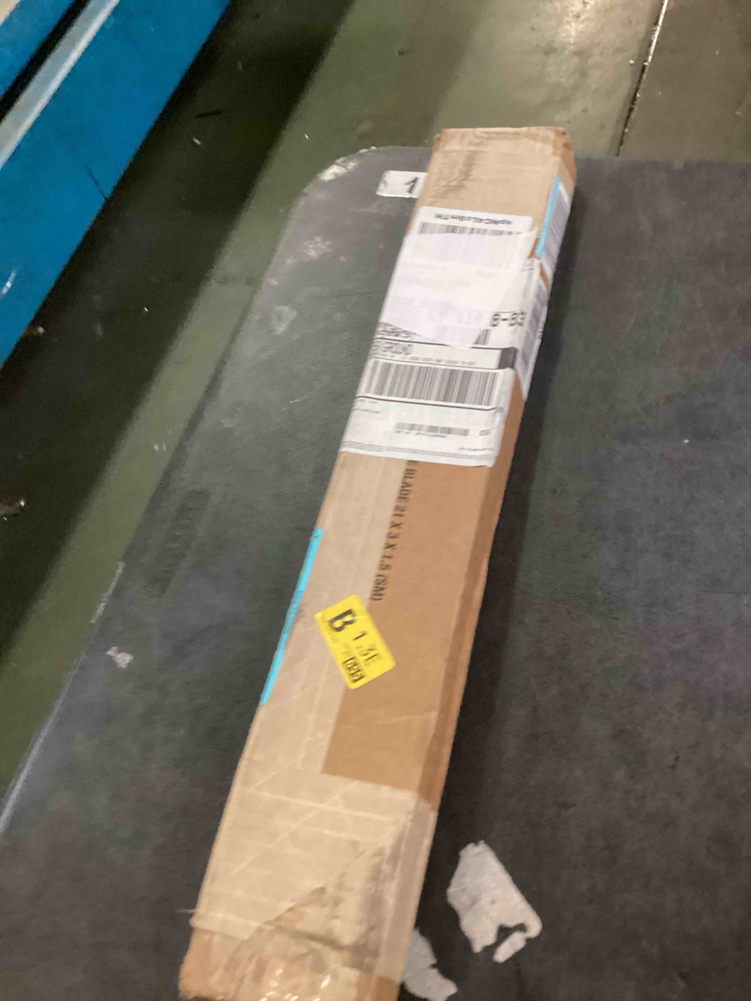 https://s3.amazonaws.com/lotting-images-prod/bidfta/BLU6437436_1718216500672.jpeg