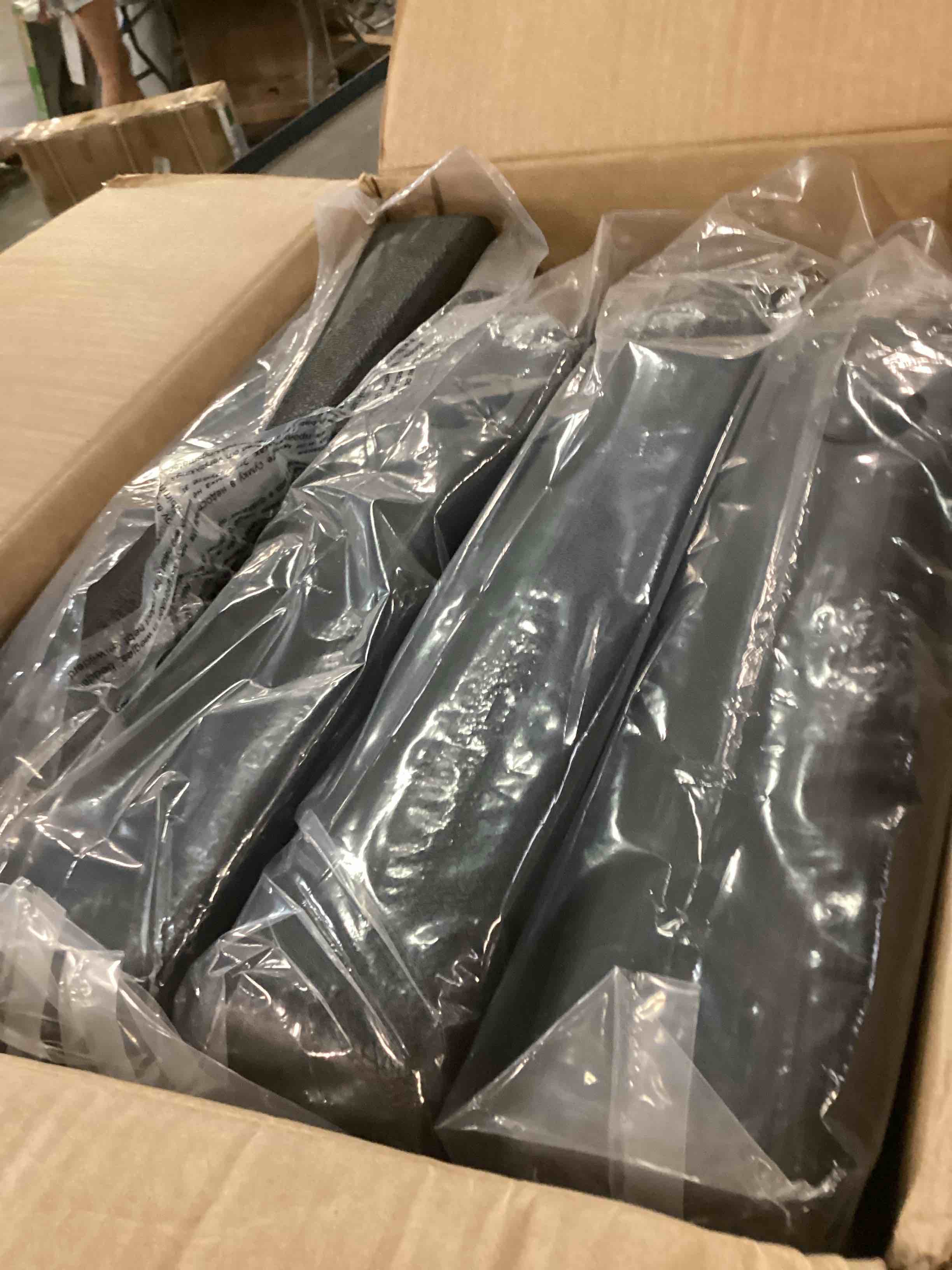 https://s3.amazonaws.com/lotting-images-prod/bidfta/BLU6437733_1718367203717.jpeg