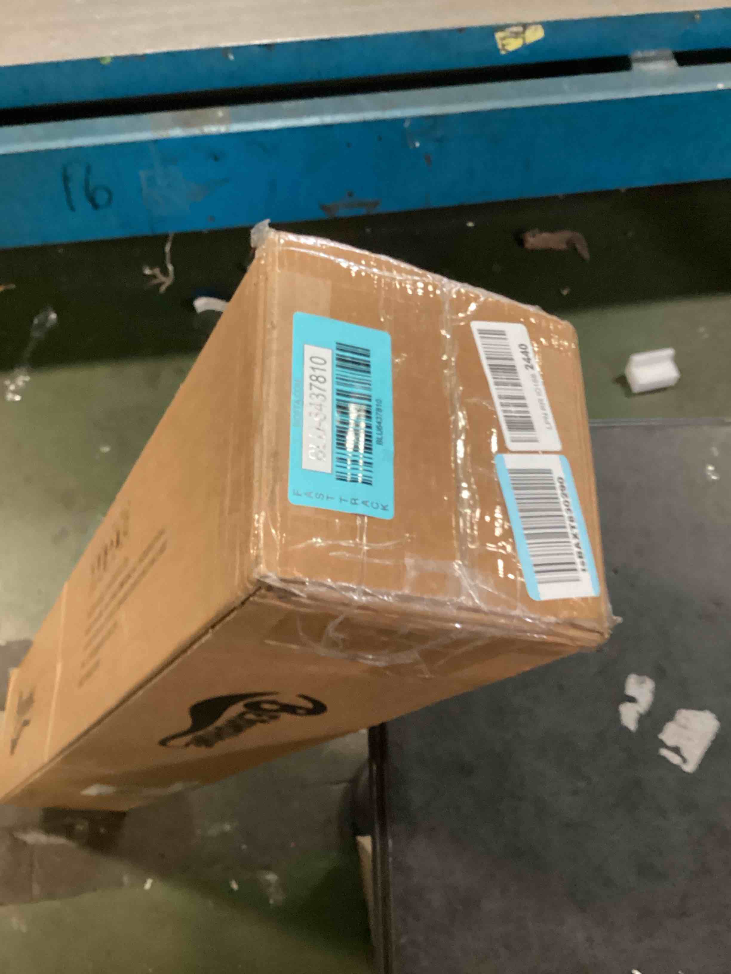 https://s3.amazonaws.com/lotting-images-prod/bidfta/BLU6437810_1718378113594.jpeg