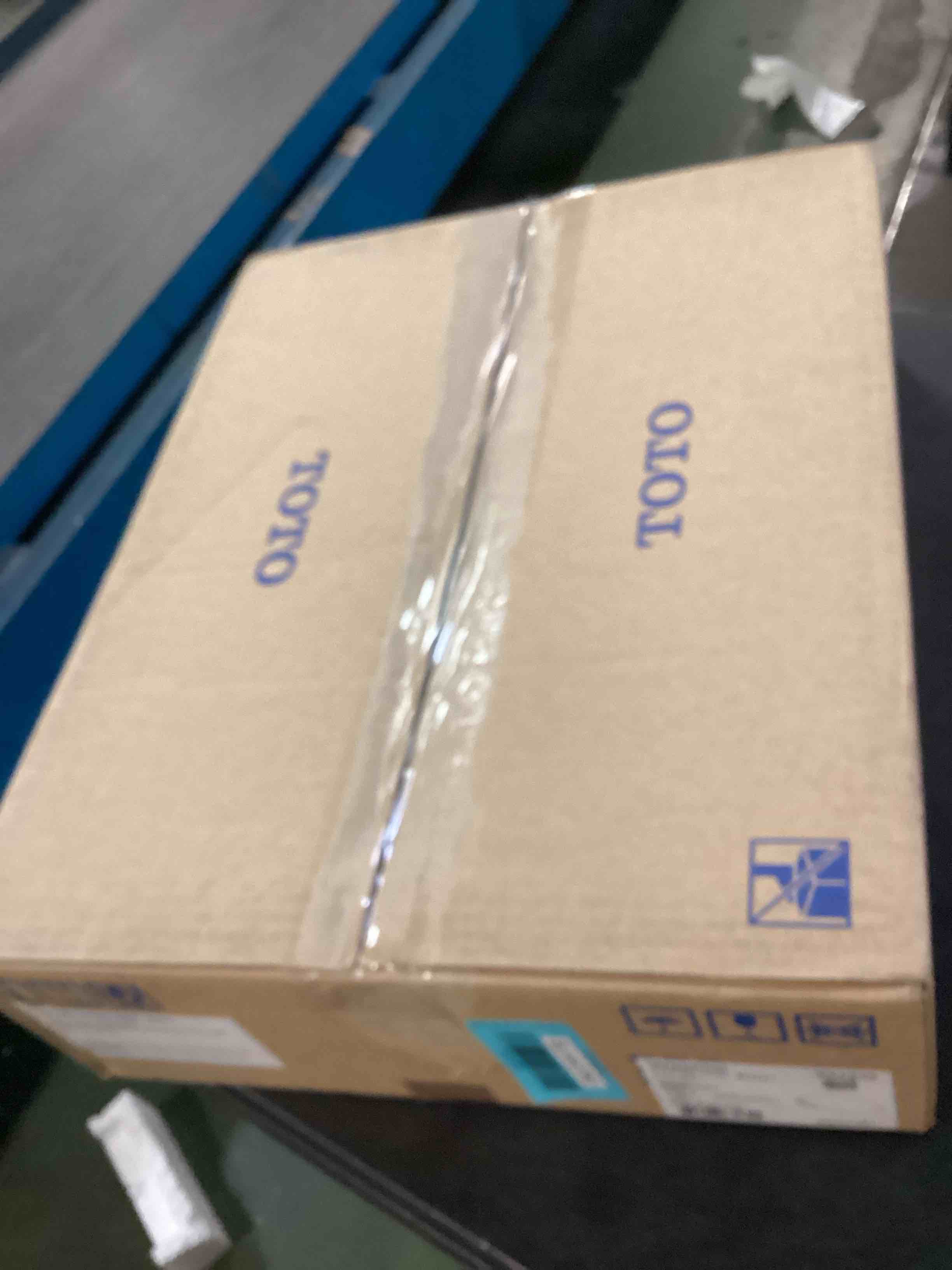 https://s3.amazonaws.com/lotting-images-prod/bidfta/BLU6437846_1718381527823.jpeg
