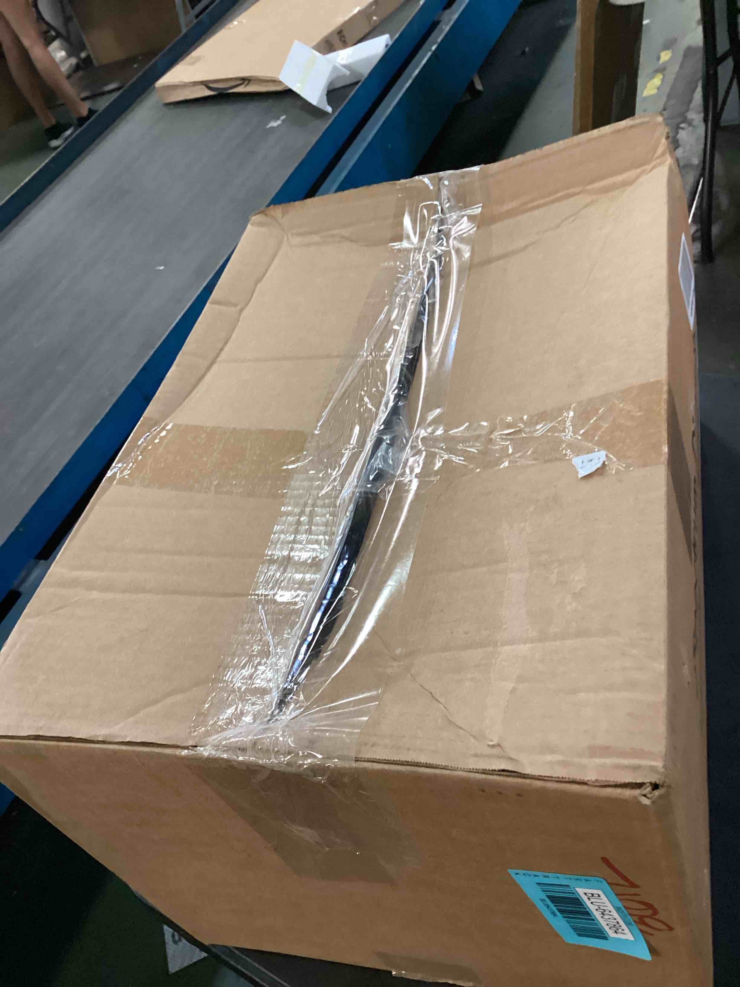 https://s3.amazonaws.com/lotting-images-prod/bidfta/BLU6437864_1718385749405.jpeg