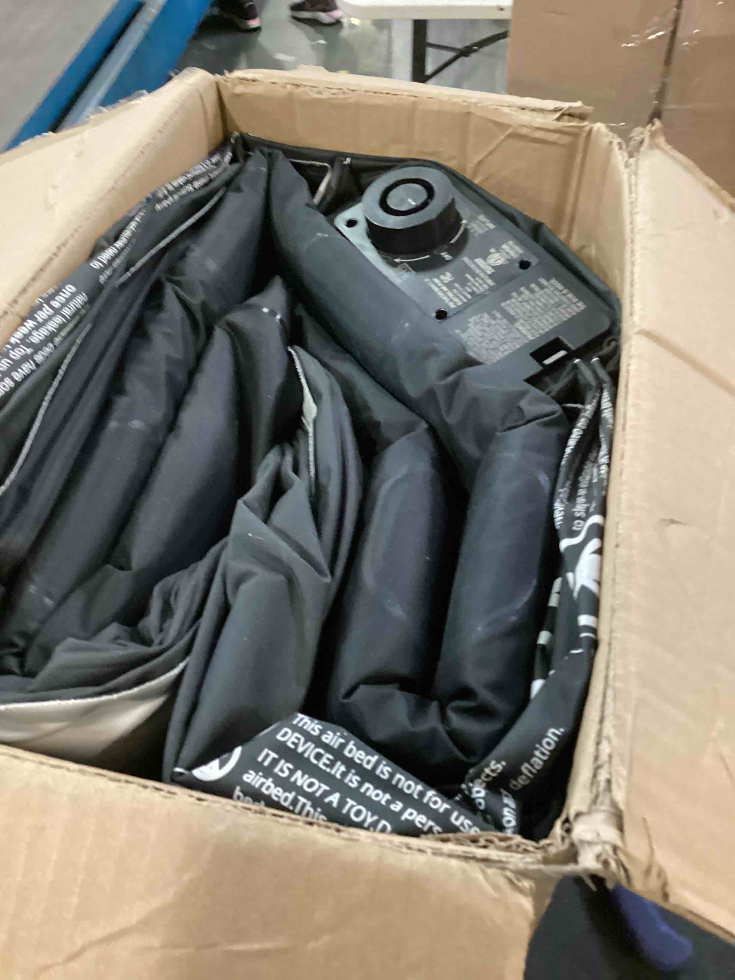 https://s3.amazonaws.com/lotting-images-prod/bidfta/BLU6437904_1718390173273.jpeg