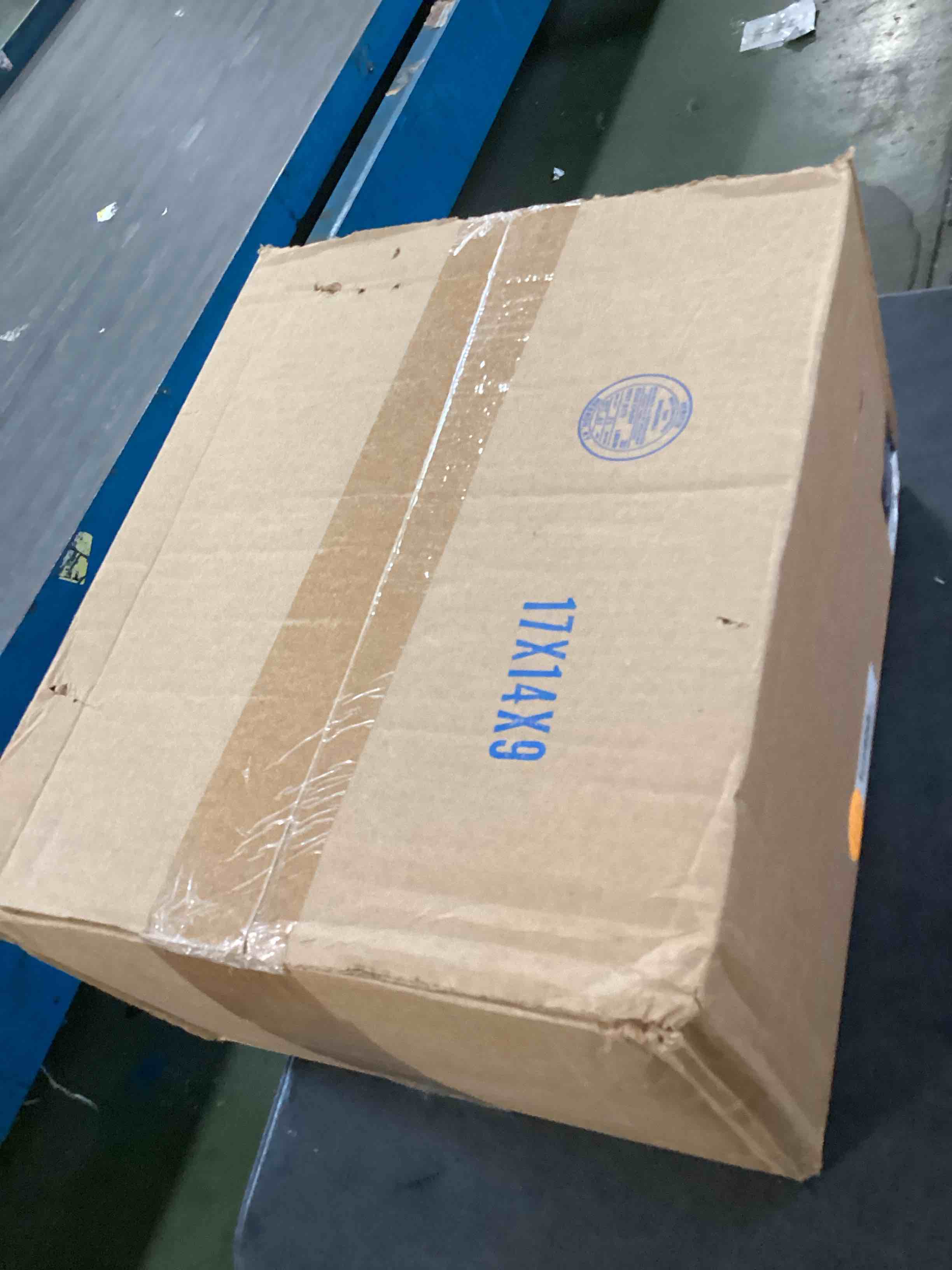 https://s3.amazonaws.com/lotting-images-prod/bidfta/BLU6437914_1718394215492.jpeg