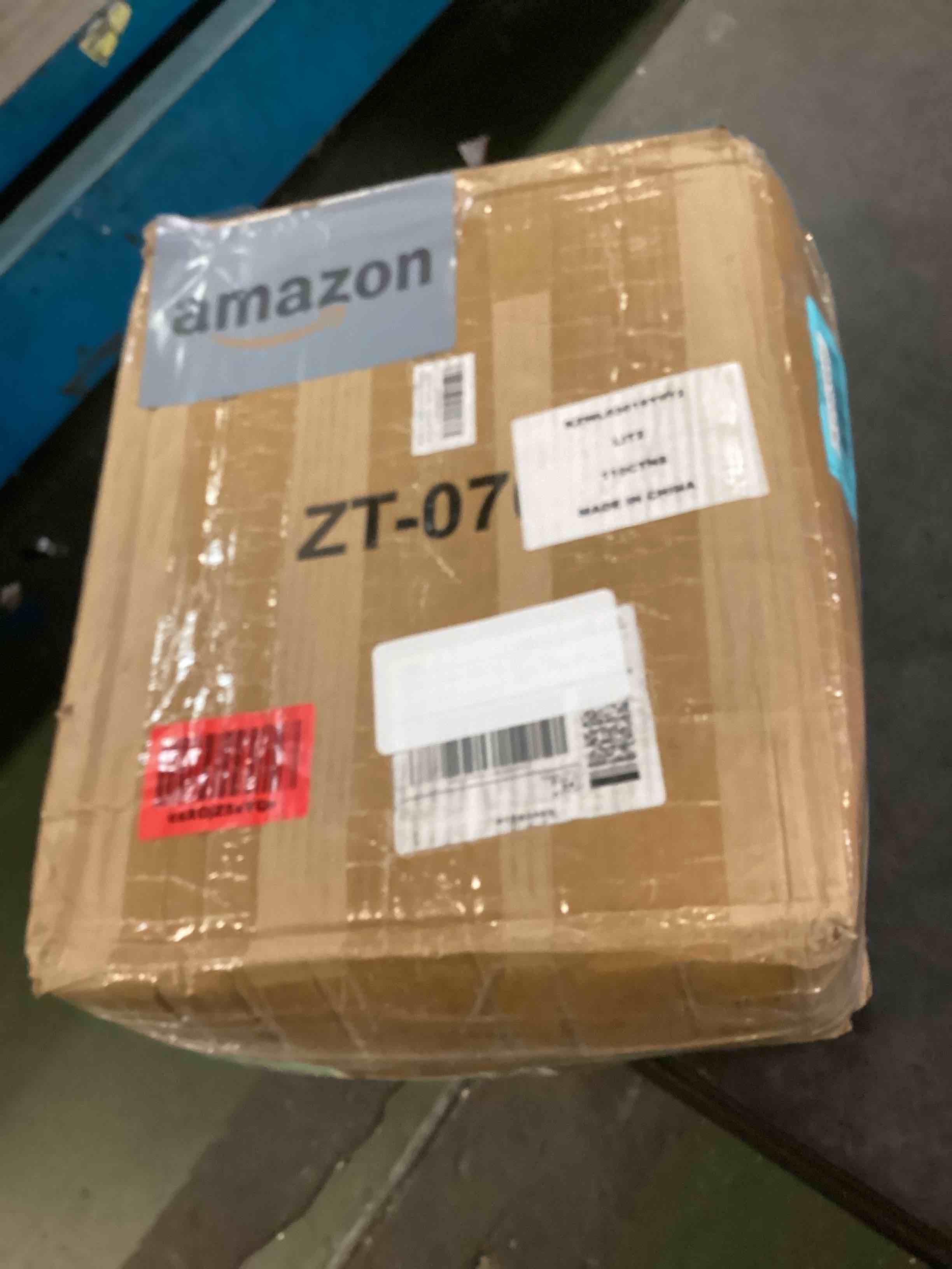 https://s3.amazonaws.com/lotting-images-prod/bidfta/BLU6438069_1718463732455.jpeg
