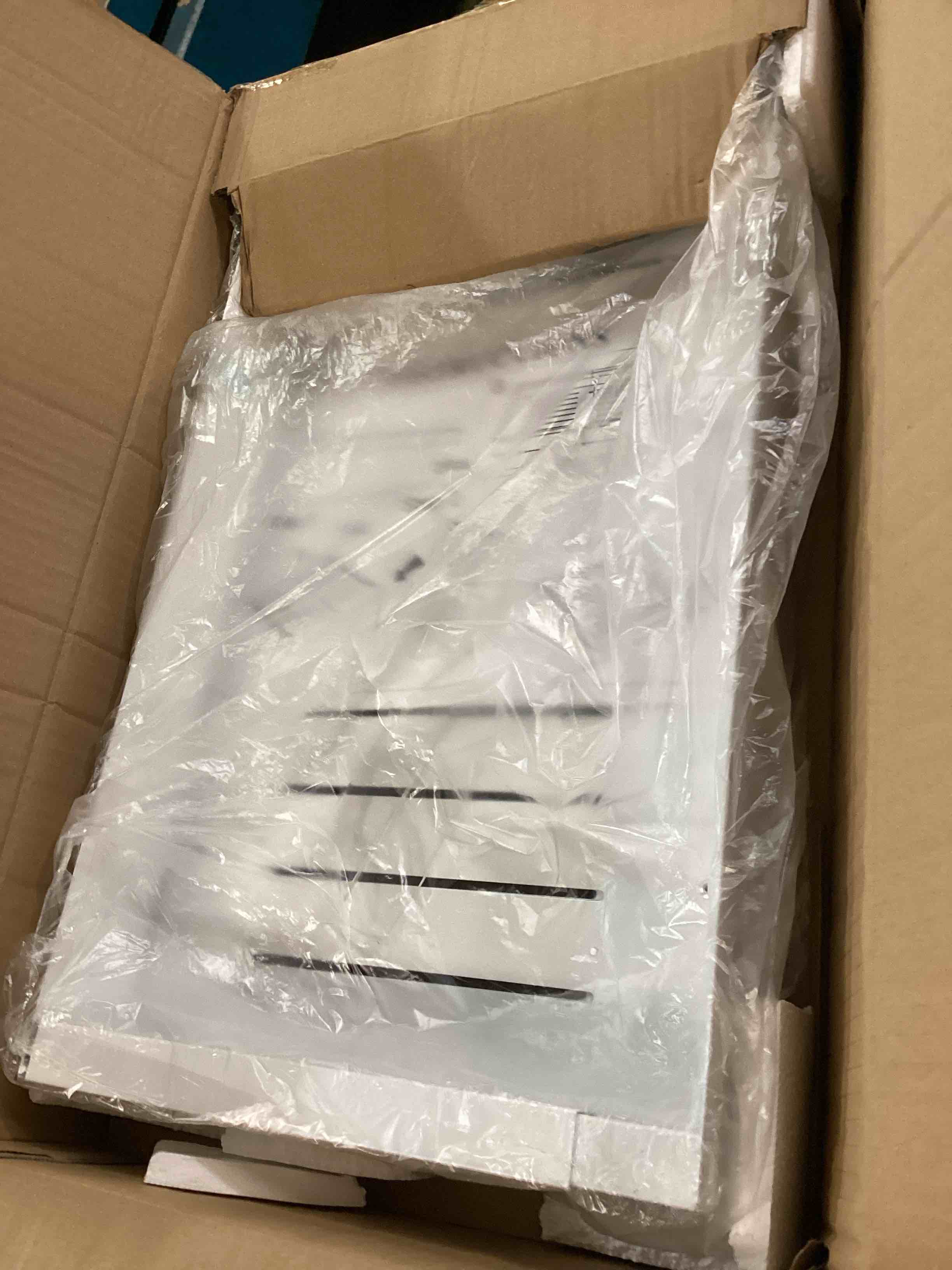 https://s3.amazonaws.com/lotting-images-prod/bidfta/BLU6438195_1718627967773.jpeg