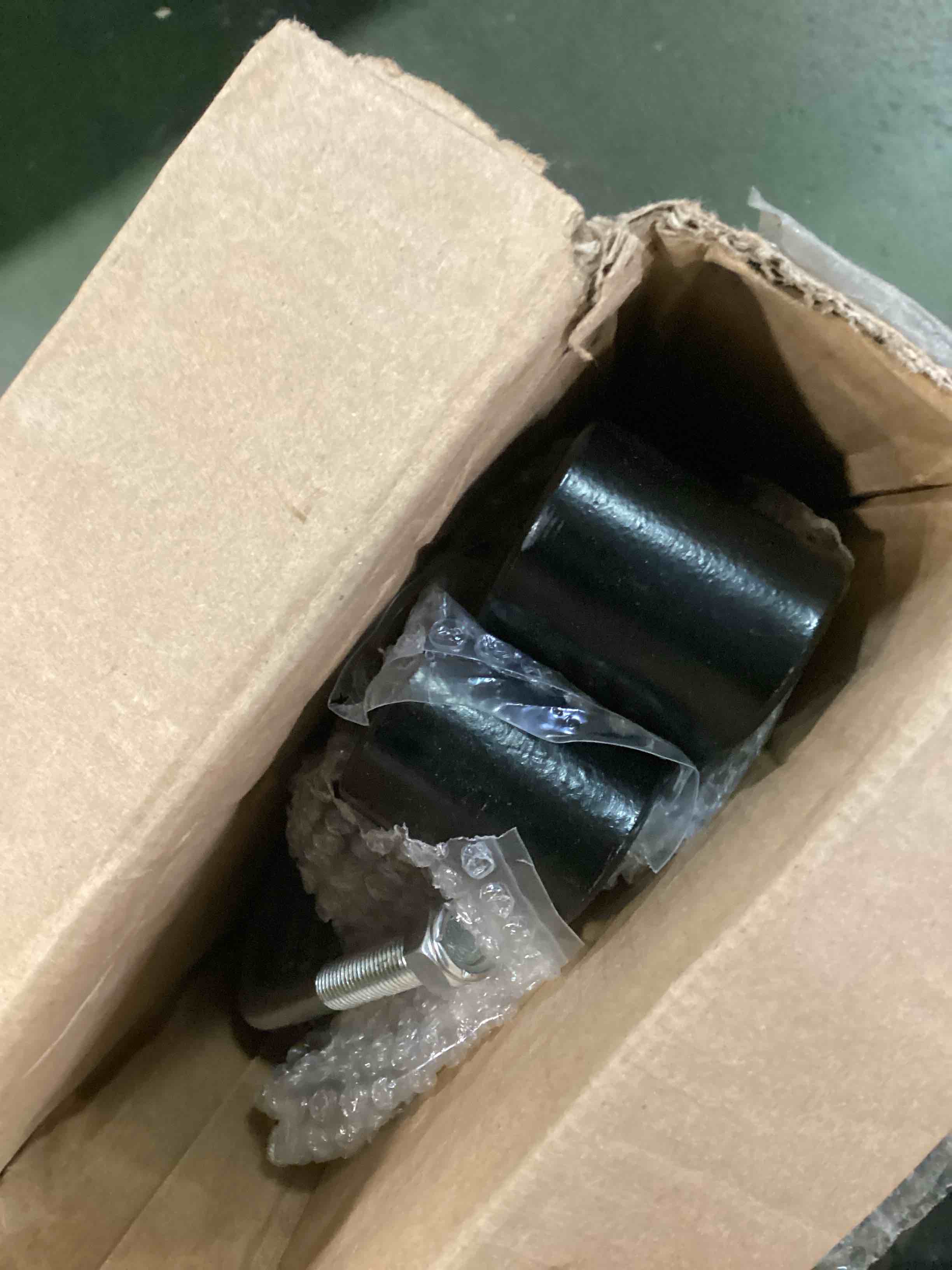 https://s3.amazonaws.com/lotting-images-prod/bidfta/BLU6438224_1718634562062.jpeg