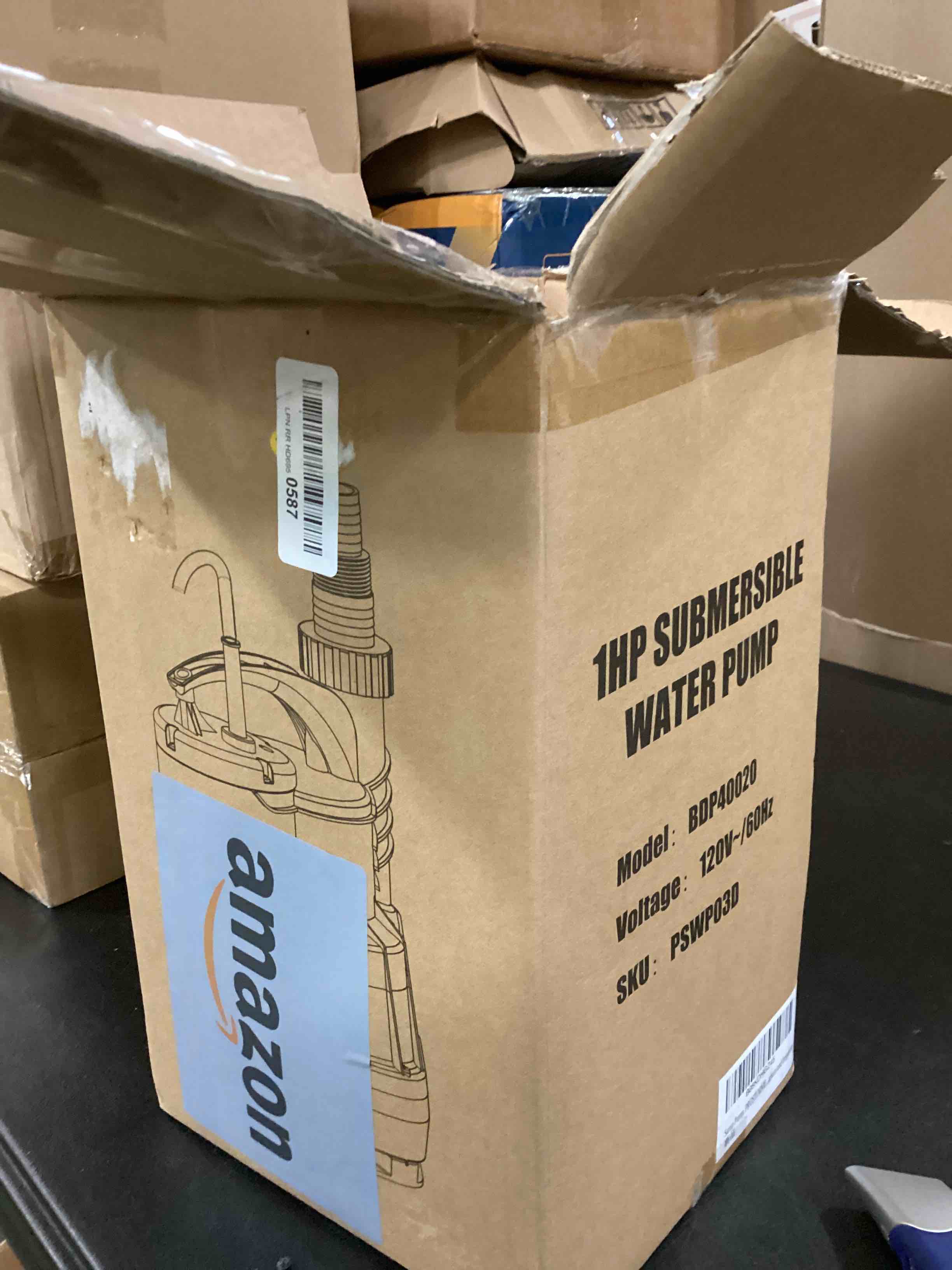 https://s3.amazonaws.com/lotting-images-prod/bidfta/BLU6440769_1718367643405.jpeg
